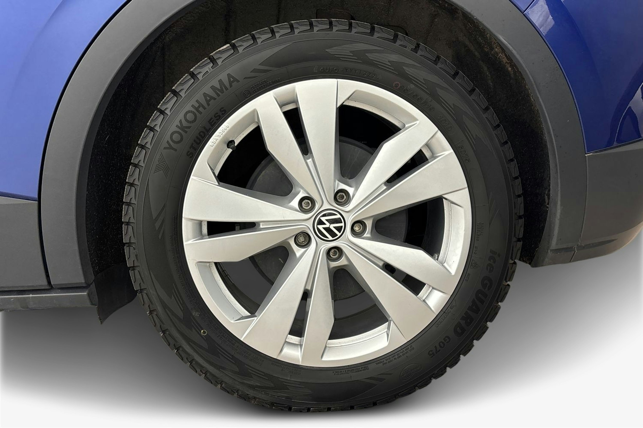 sininen Volkswagen ID.4 2021 kuva 11.