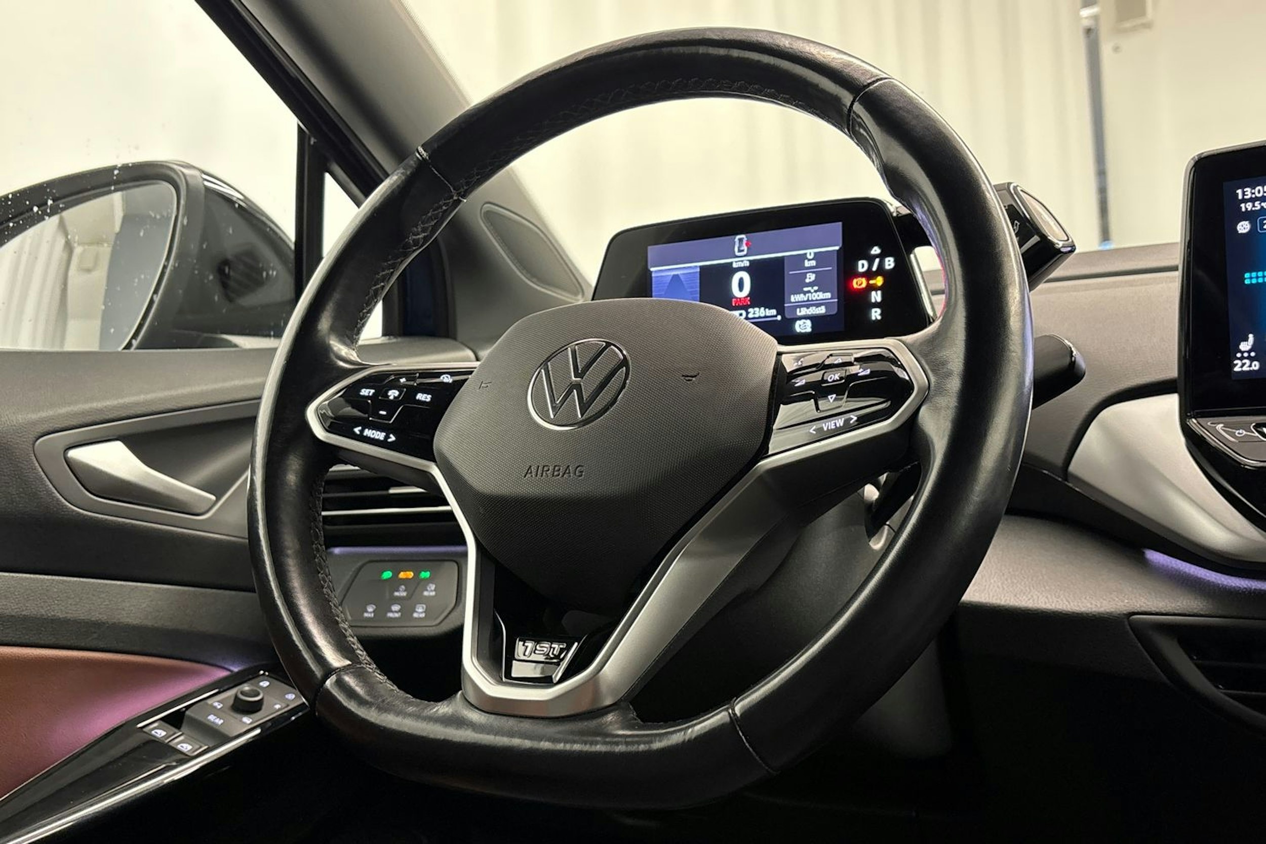 sininen Volkswagen ID.4 2021 kuva 15.