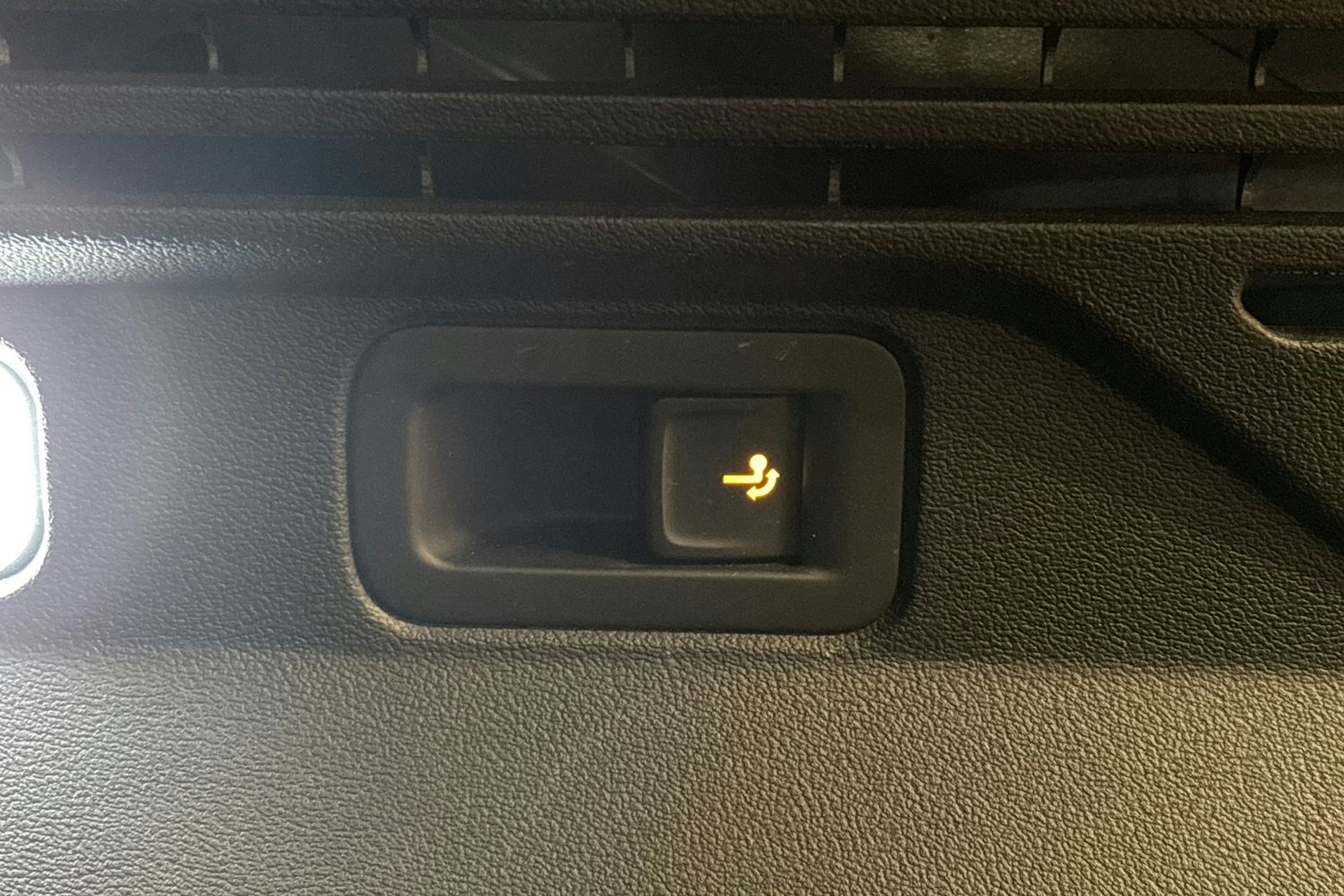 sininen Volkswagen ID.4 2021 kuva 28.