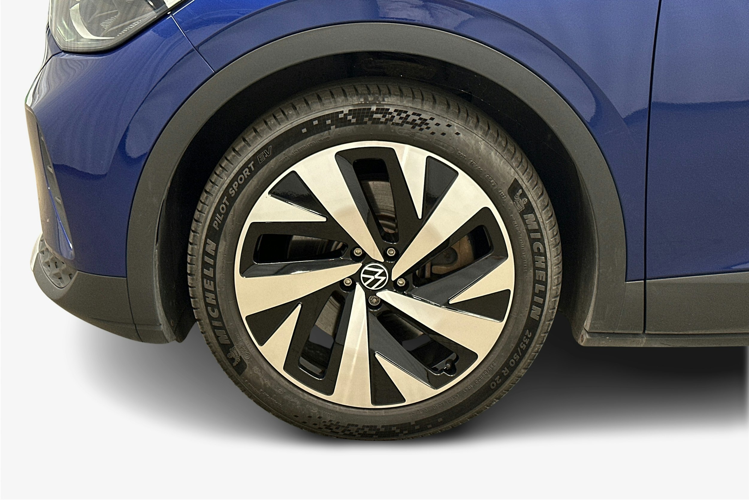 sininen Volkswagen ID.4 2021 kuva 11.
