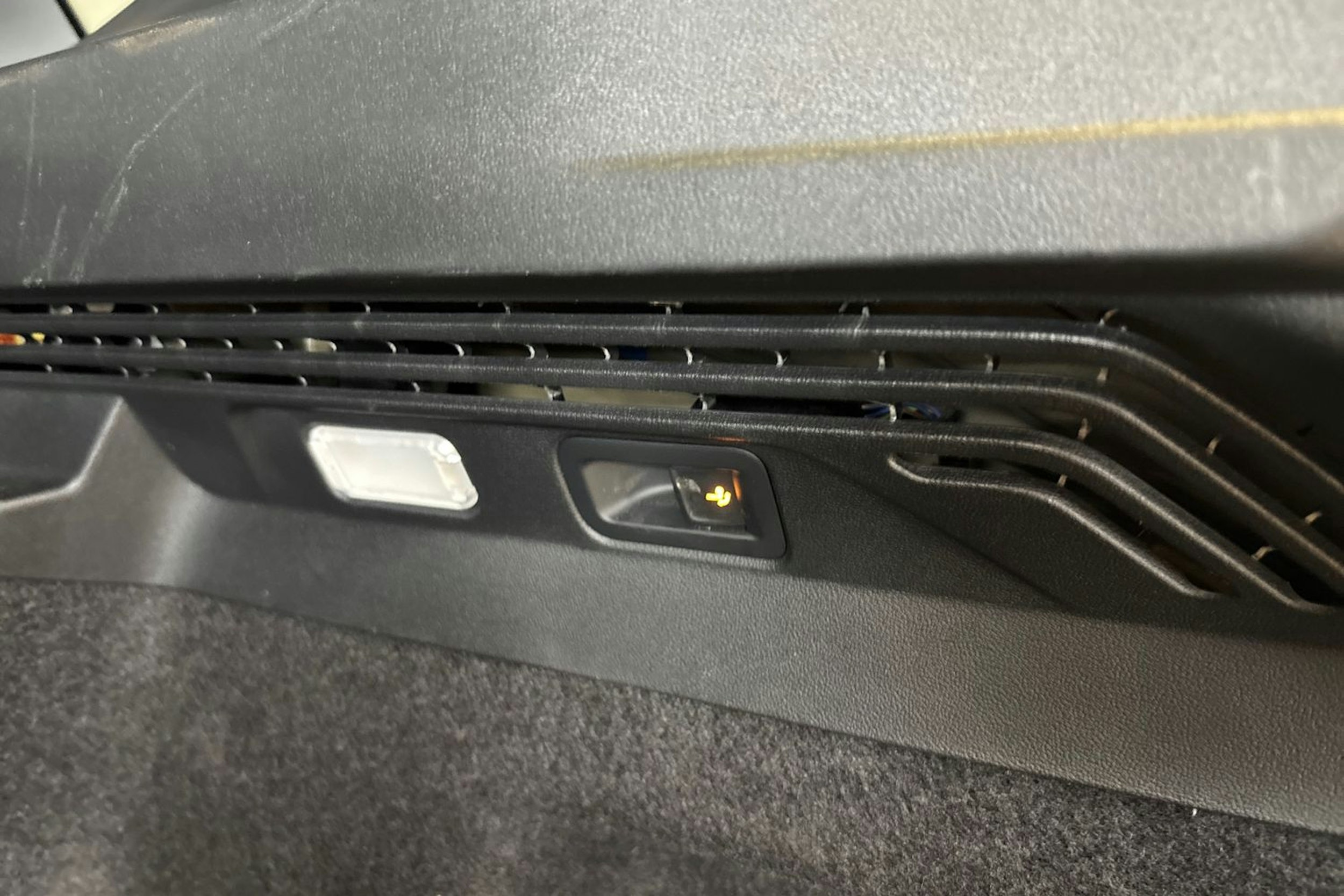 harmaa Volkswagen ID.4 2021 kuva 18.