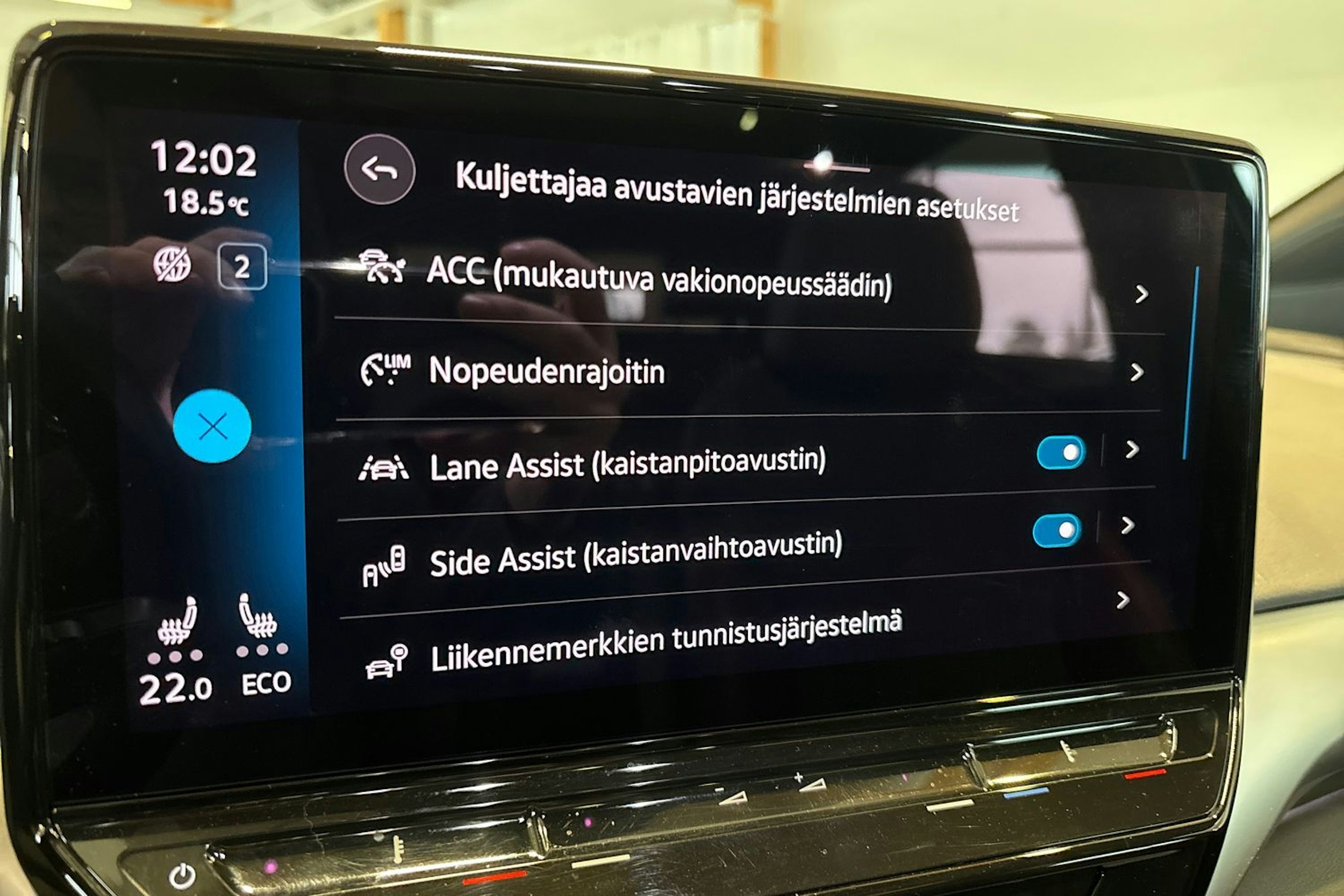 harmaa Volkswagen ID.4 2021 kuva 27.