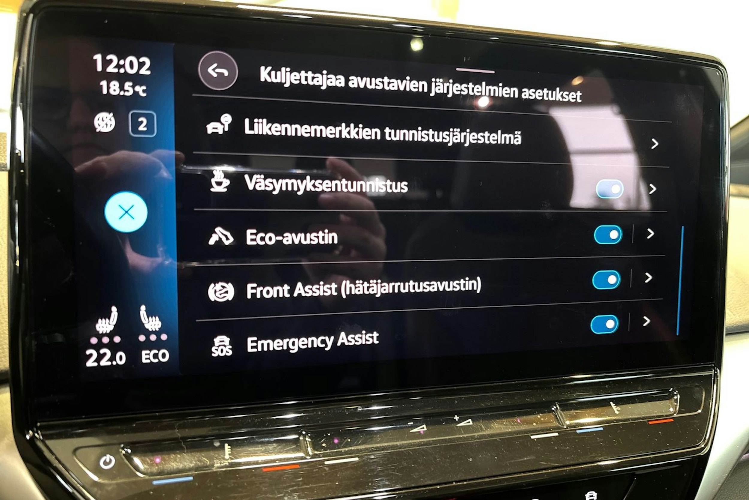 harmaa Volkswagen ID.4 2021 kuva 28.