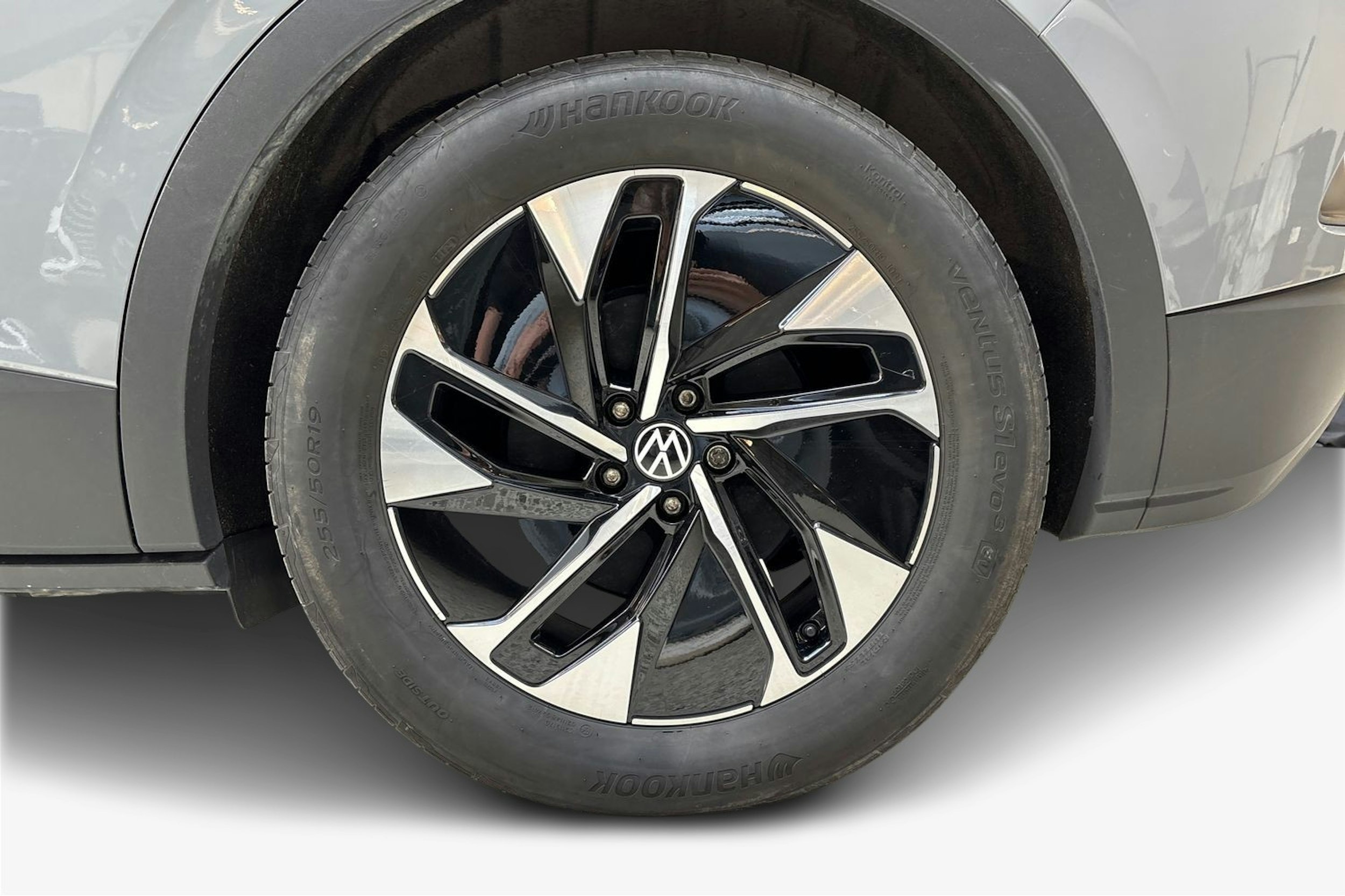 harmaa Volkswagen ID.4 2021 kuva 11.