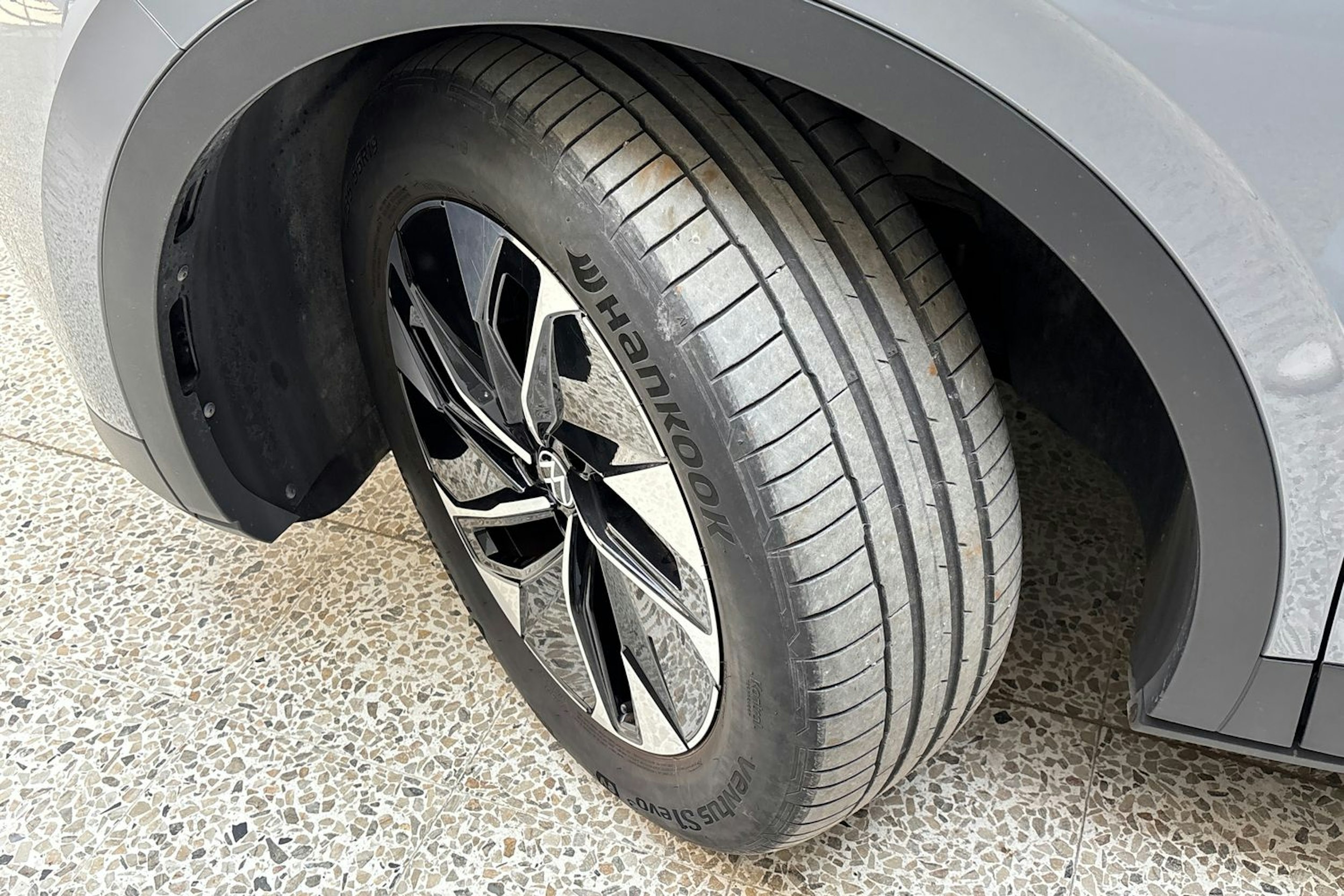 harmaa Volkswagen ID.4 2021 kuva 13.