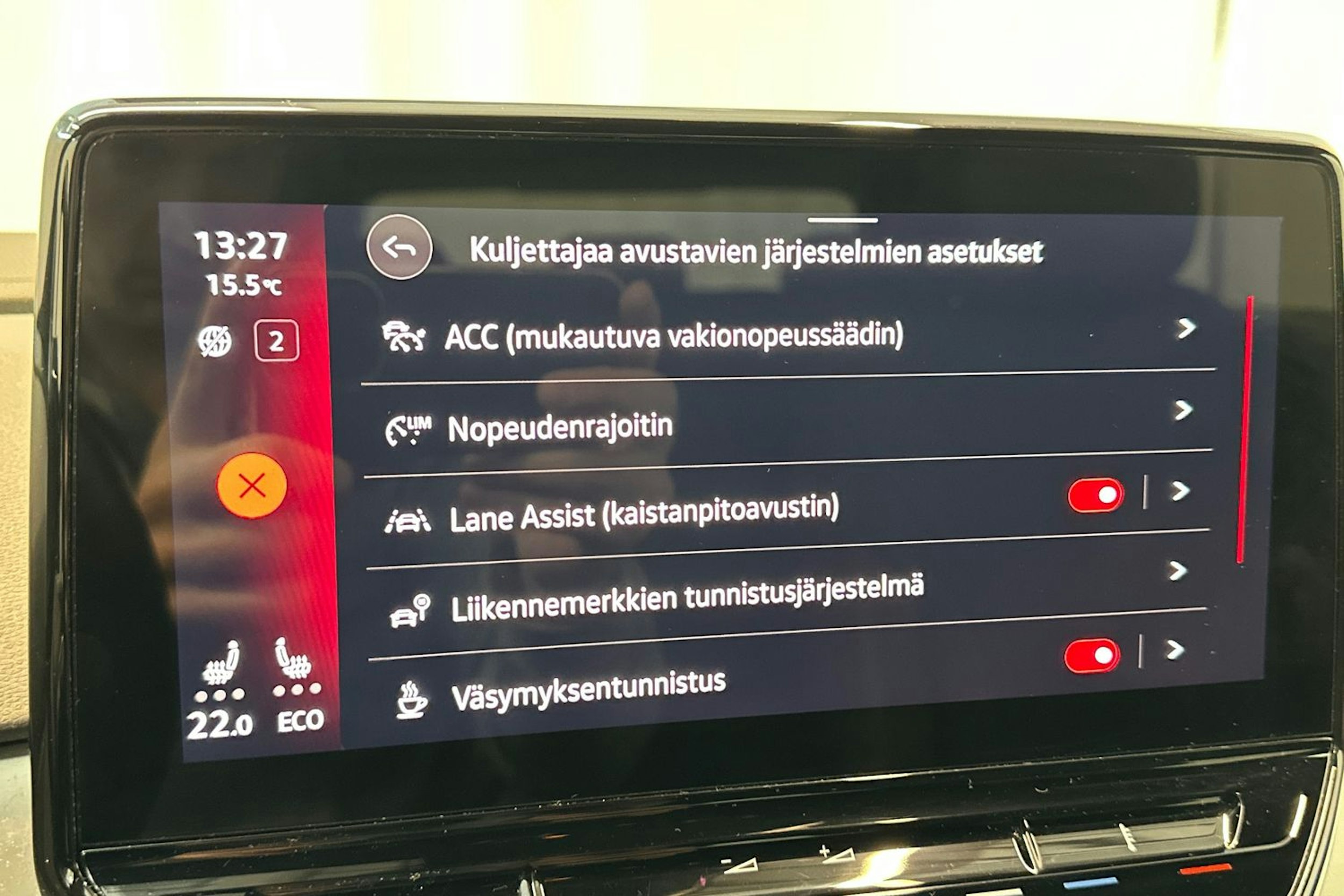 valkoinen Volkswagen ID.4 2021 kuva 26.