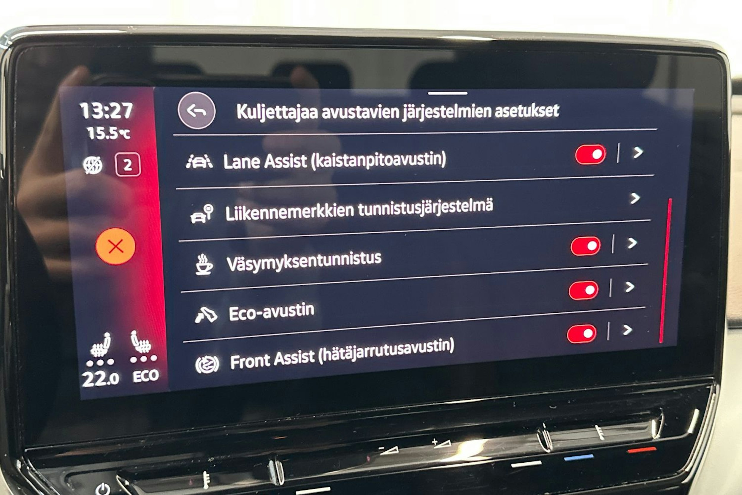 valkoinen Volkswagen ID.4 2021 kuva 27.