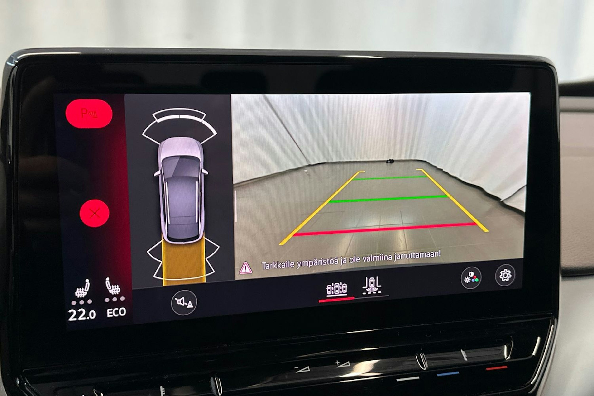 valkoinen Volkswagen ID.4 2021 kuva 28.