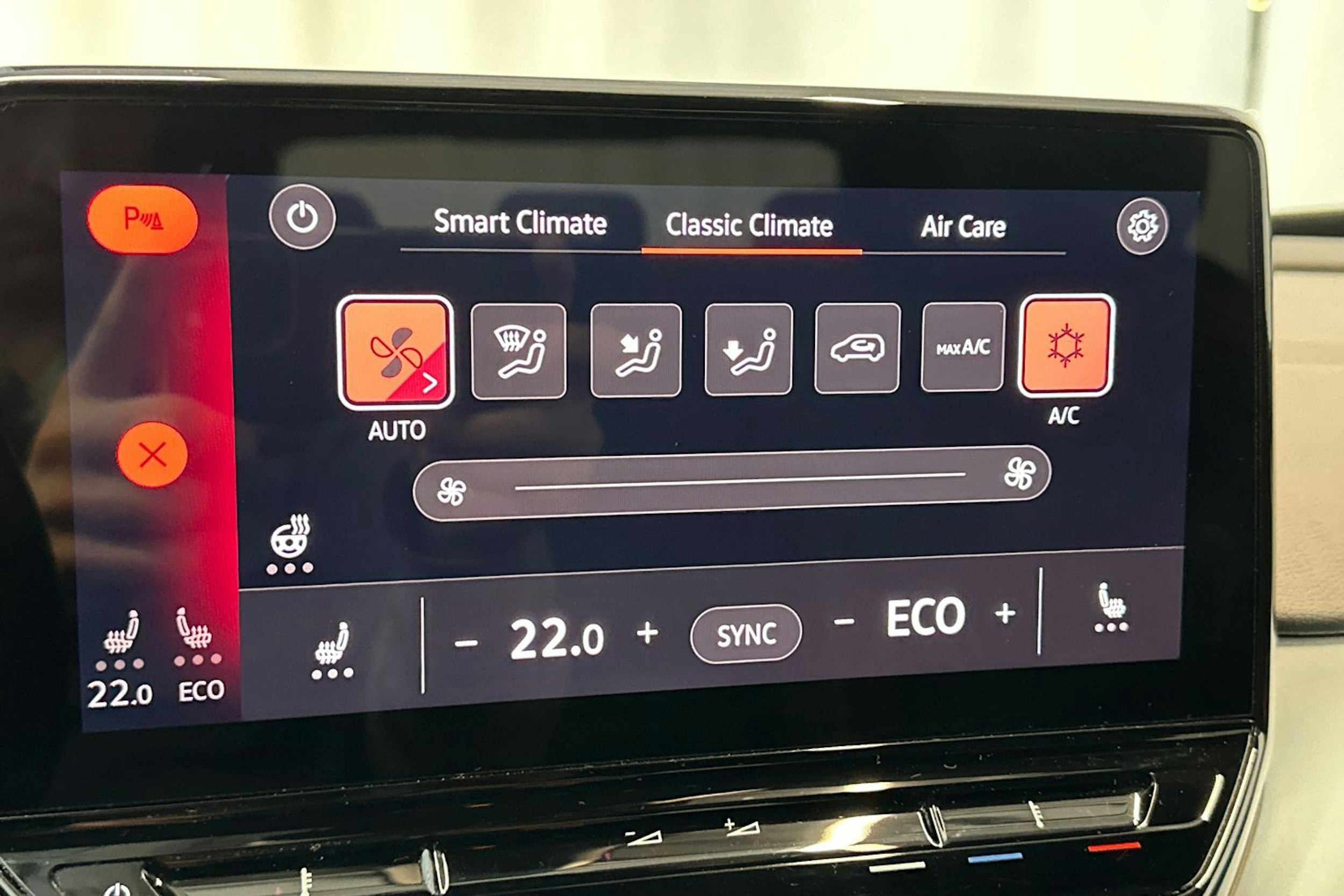 valkoinen Volkswagen ID.4 2021 kuva 29.