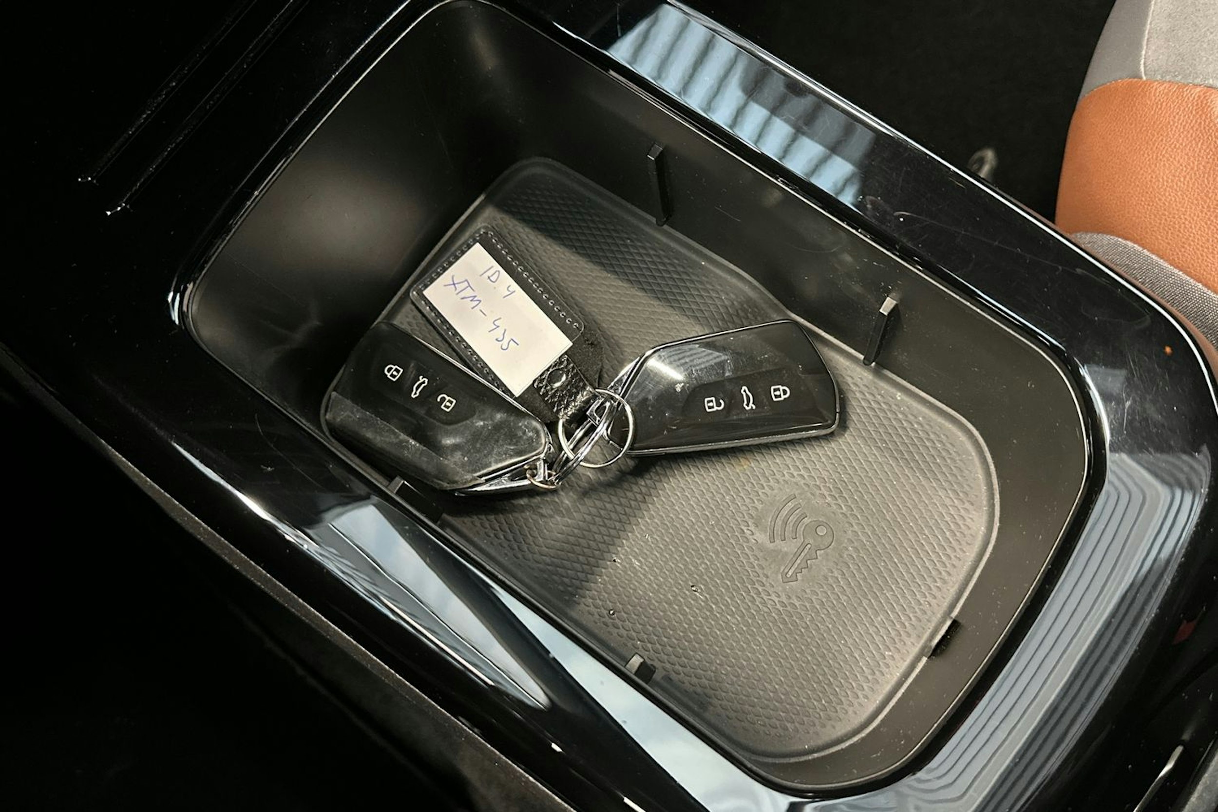 valkoinen Volkswagen ID.4 2021 kuva 30.