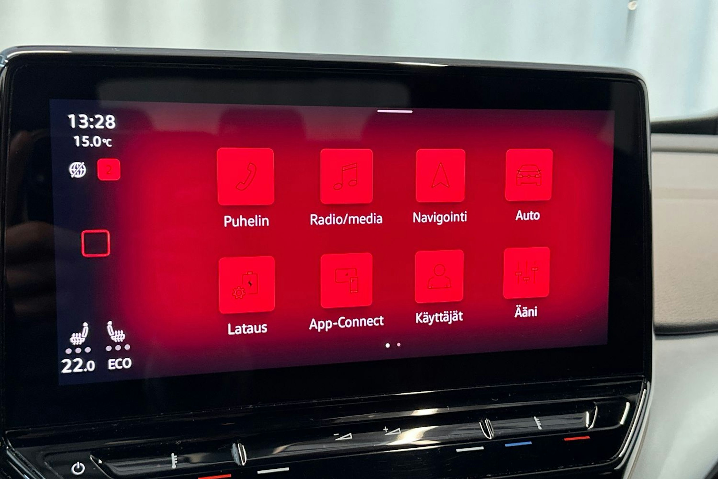 valkoinen Volkswagen ID.4 2021 kuva 33.