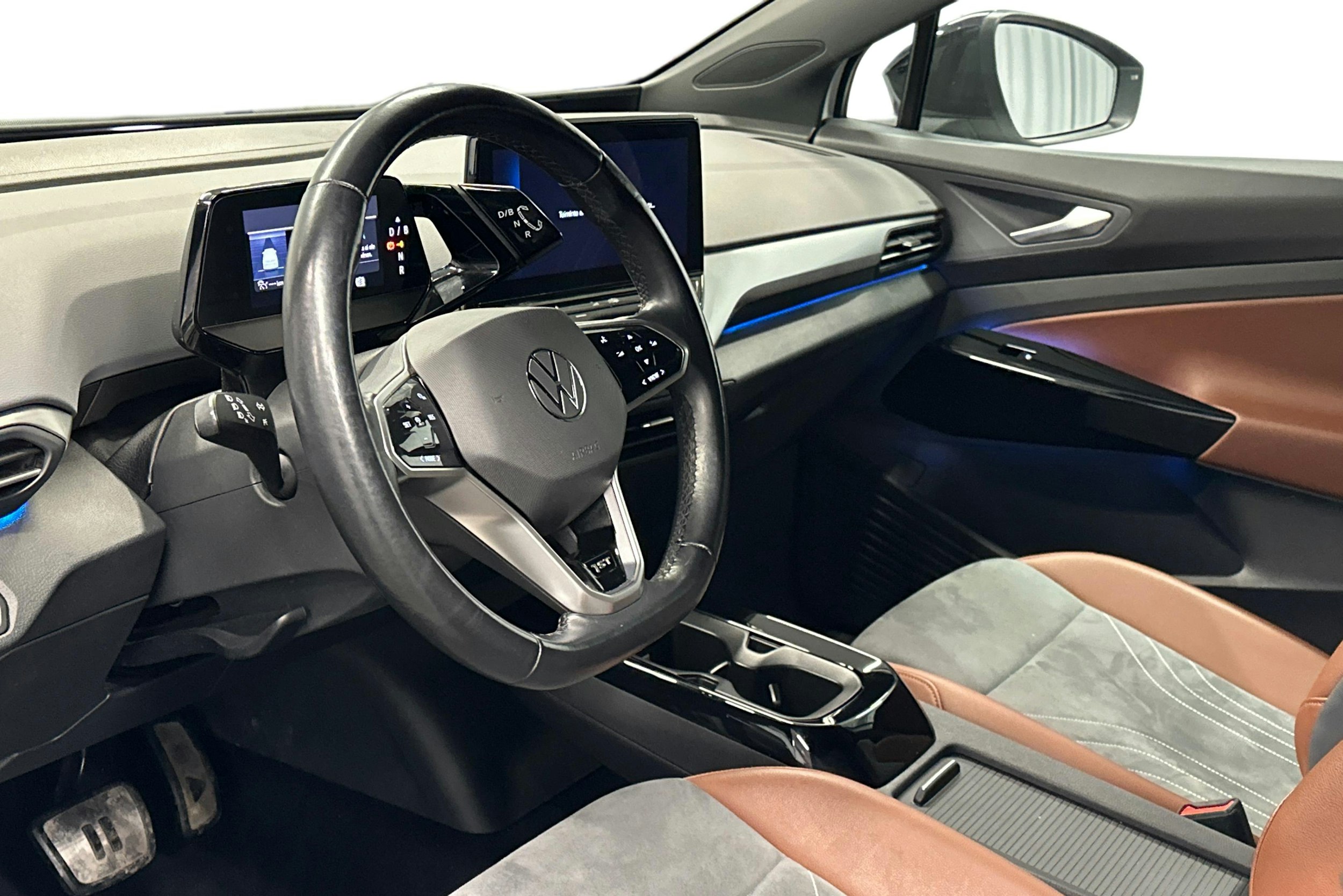 valkoinen Volkswagen ID.4 2021 kuva 7.