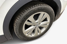 valkoinen Volkswagen ID.4 2021 kuva 11.