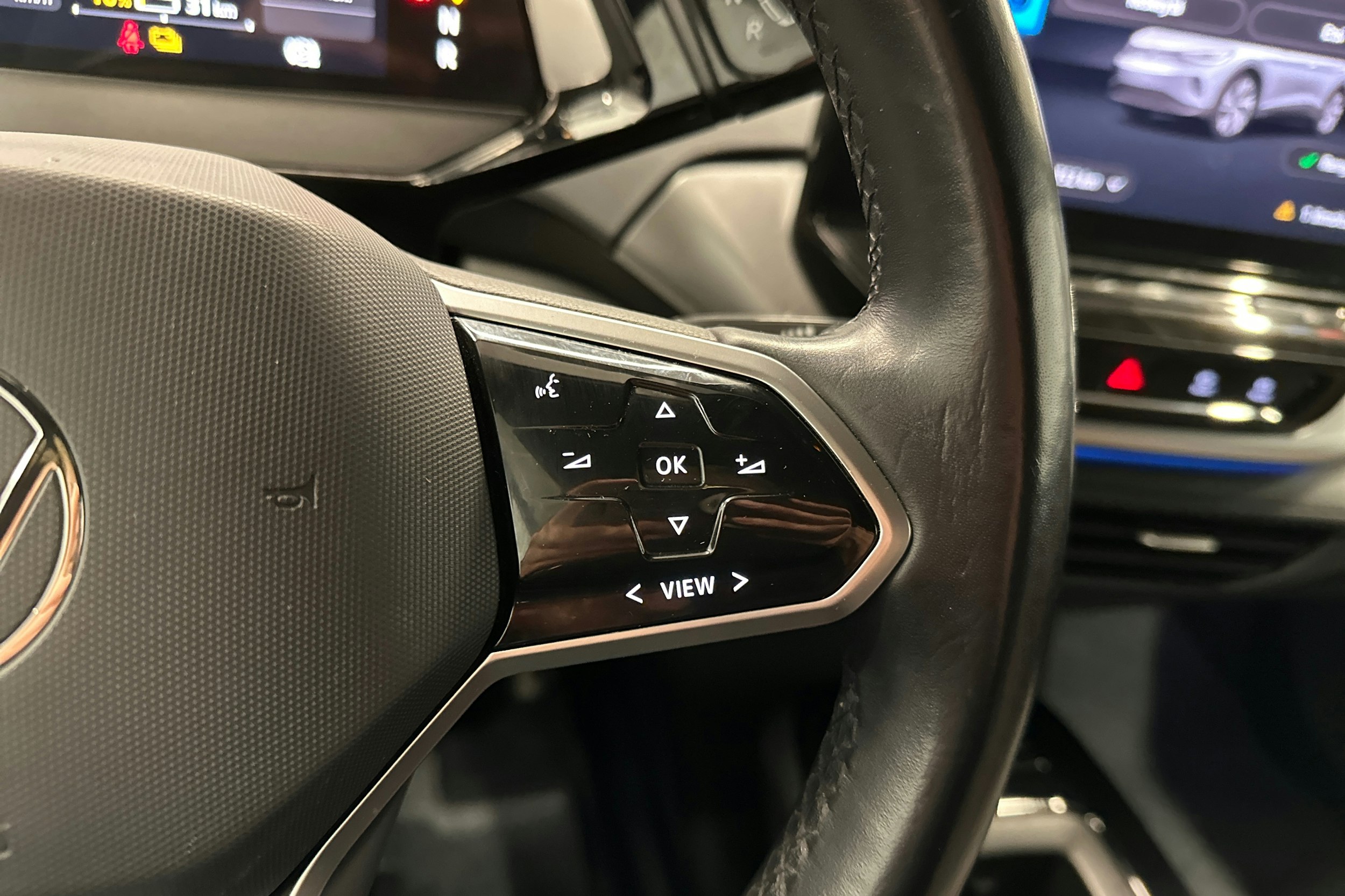 valkoinen Volkswagen ID.4 2021 kuva 15.