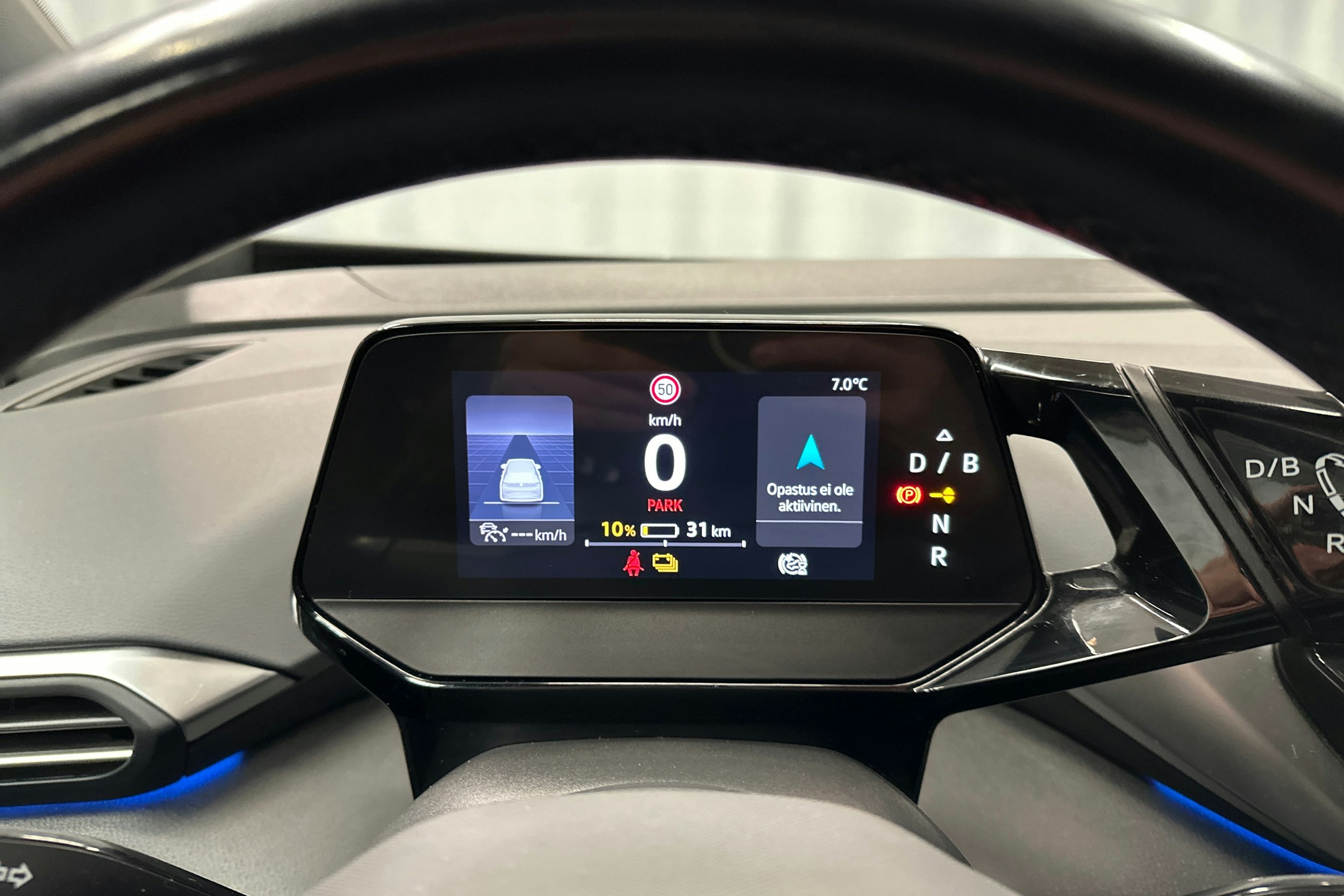 valkoinen Volkswagen ID.4 2021 kuva 16.