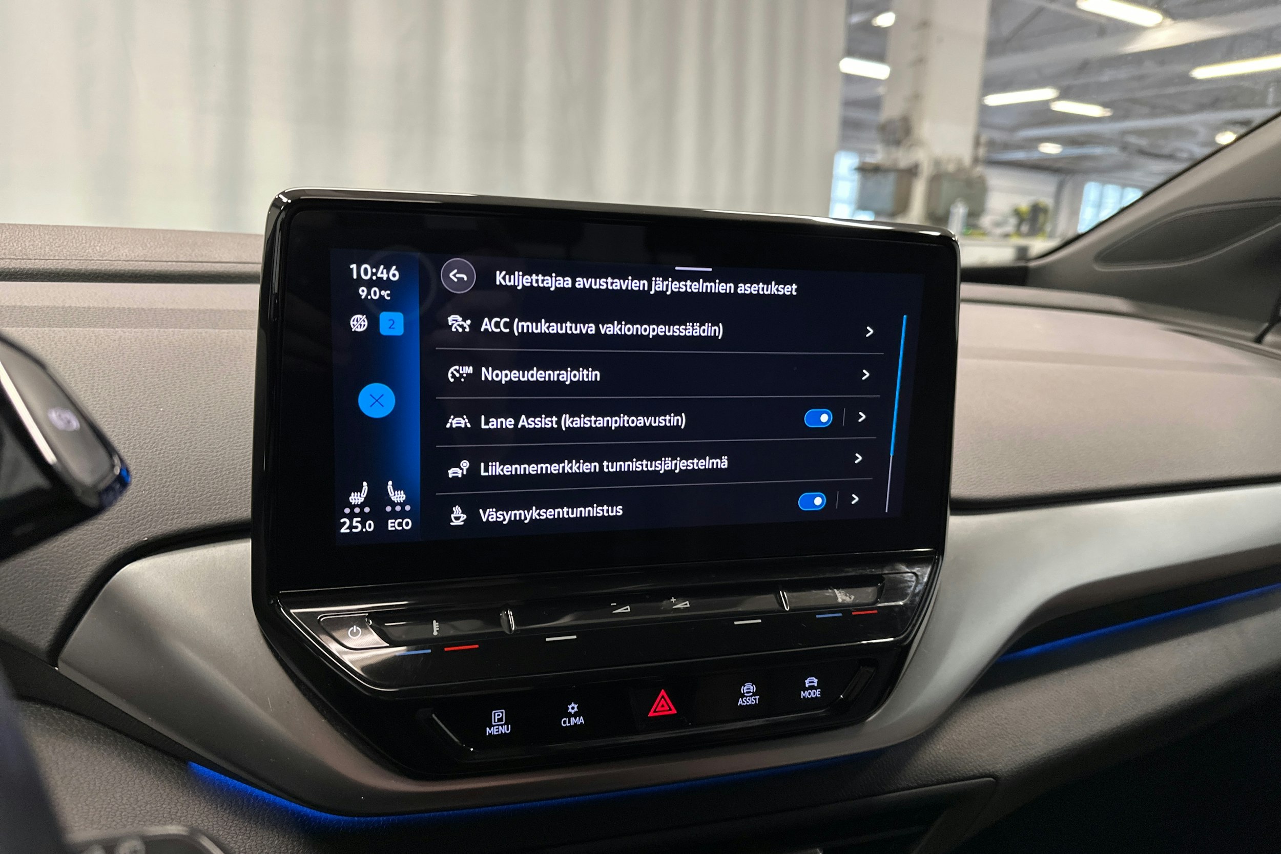 valkoinen Volkswagen ID.4 2021 kuva 23.