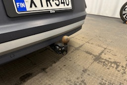 valkoinen Volkswagen ID.4 2021 kuva 27.