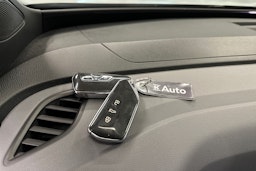 valkoinen Volkswagen ID.4 2021 kuva 28.