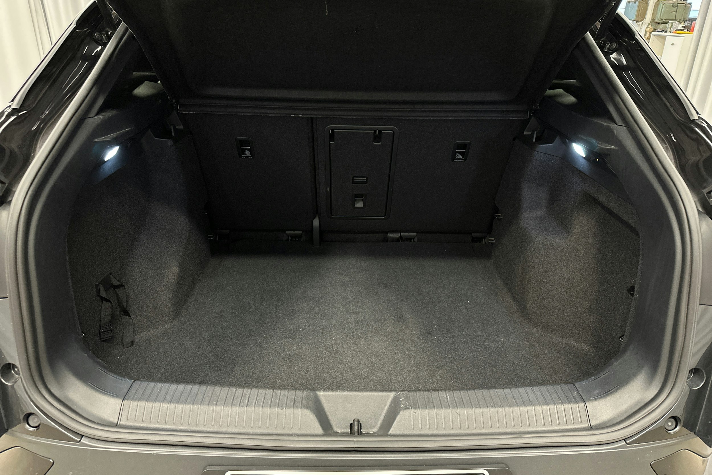 harmaa Volkswagen ID.4 2021 kuva 23.