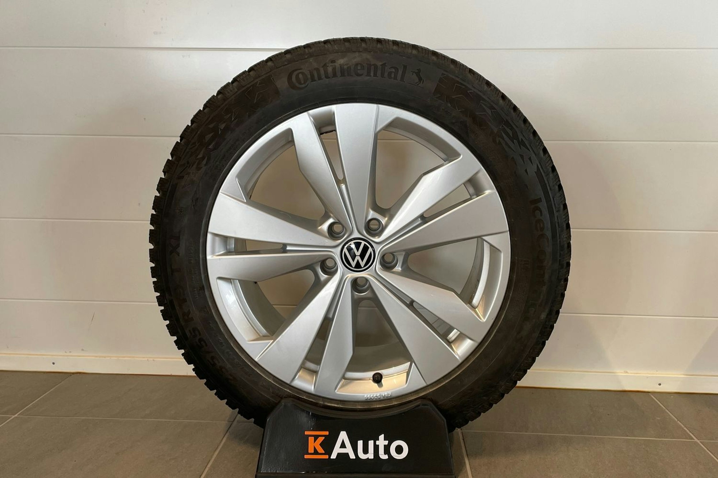 harmaa Volkswagen ID.4 2021 kuva 13.