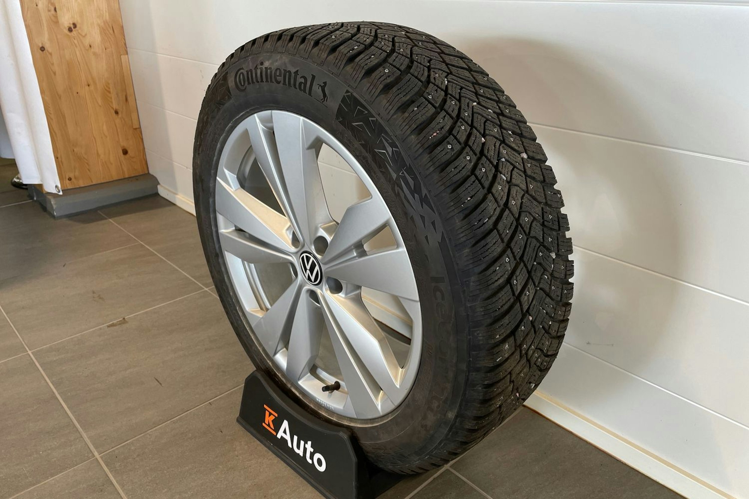 harmaa Volkswagen ID.4 2021 kuva 14.