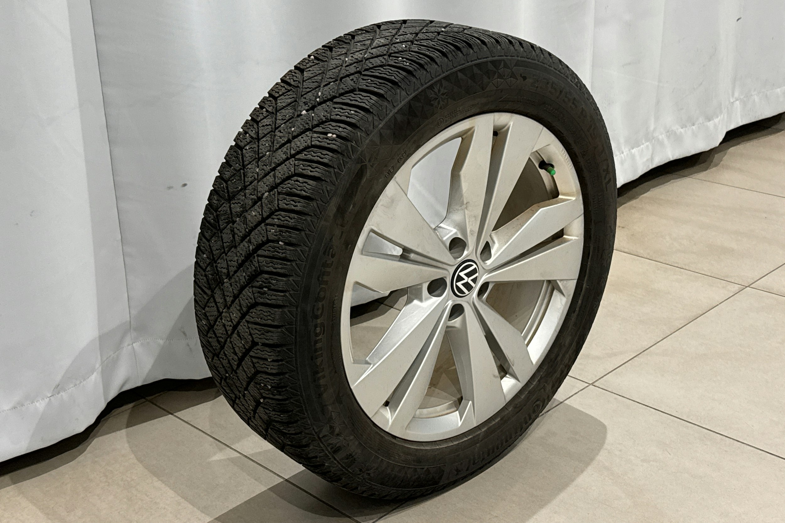 met. valkoinen Volkswagen ID.4 2021 kuva 13.