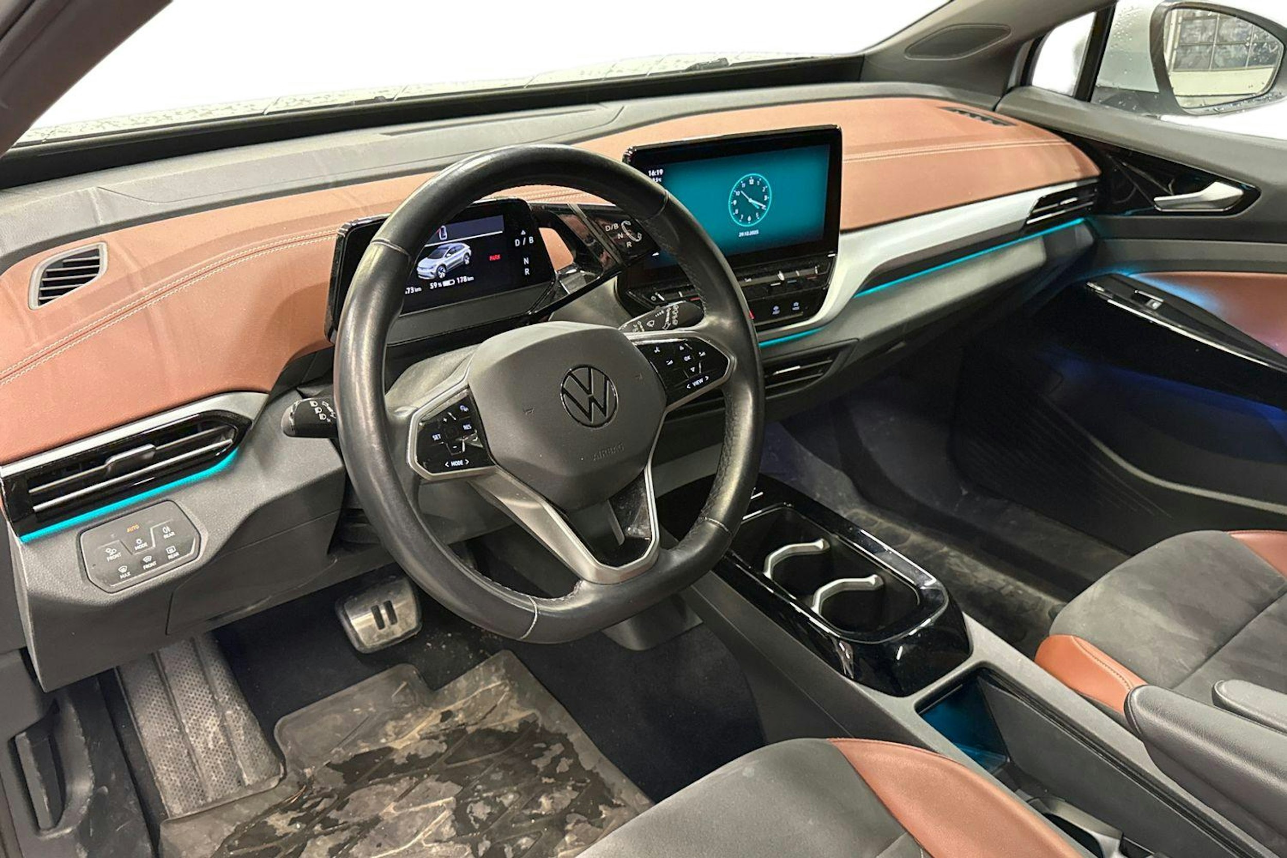 valkoinen Volkswagen ID.4 2021 kuva 3.