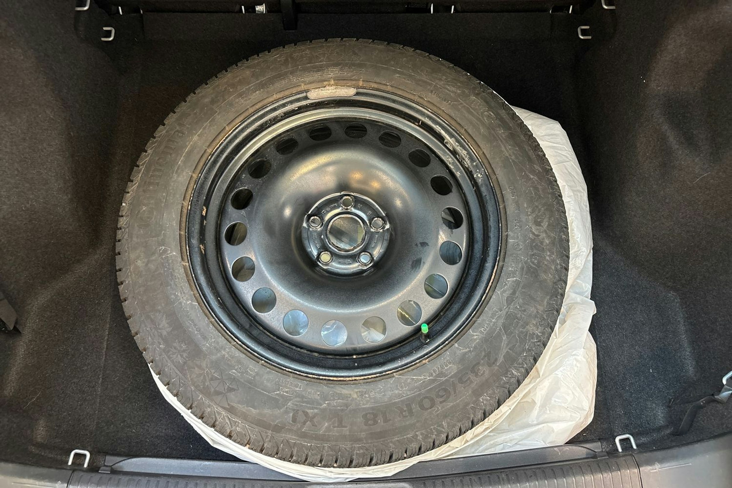hopea Volkswagen ID.4 2021 kuva 14.