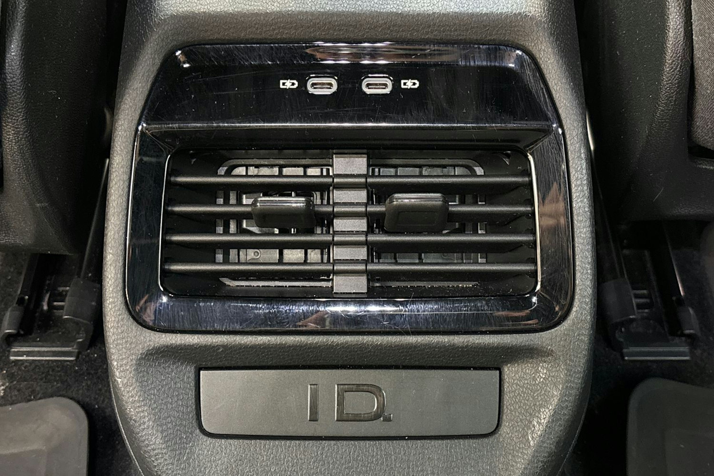 hopea Volkswagen ID.4 2021 kuva 16.