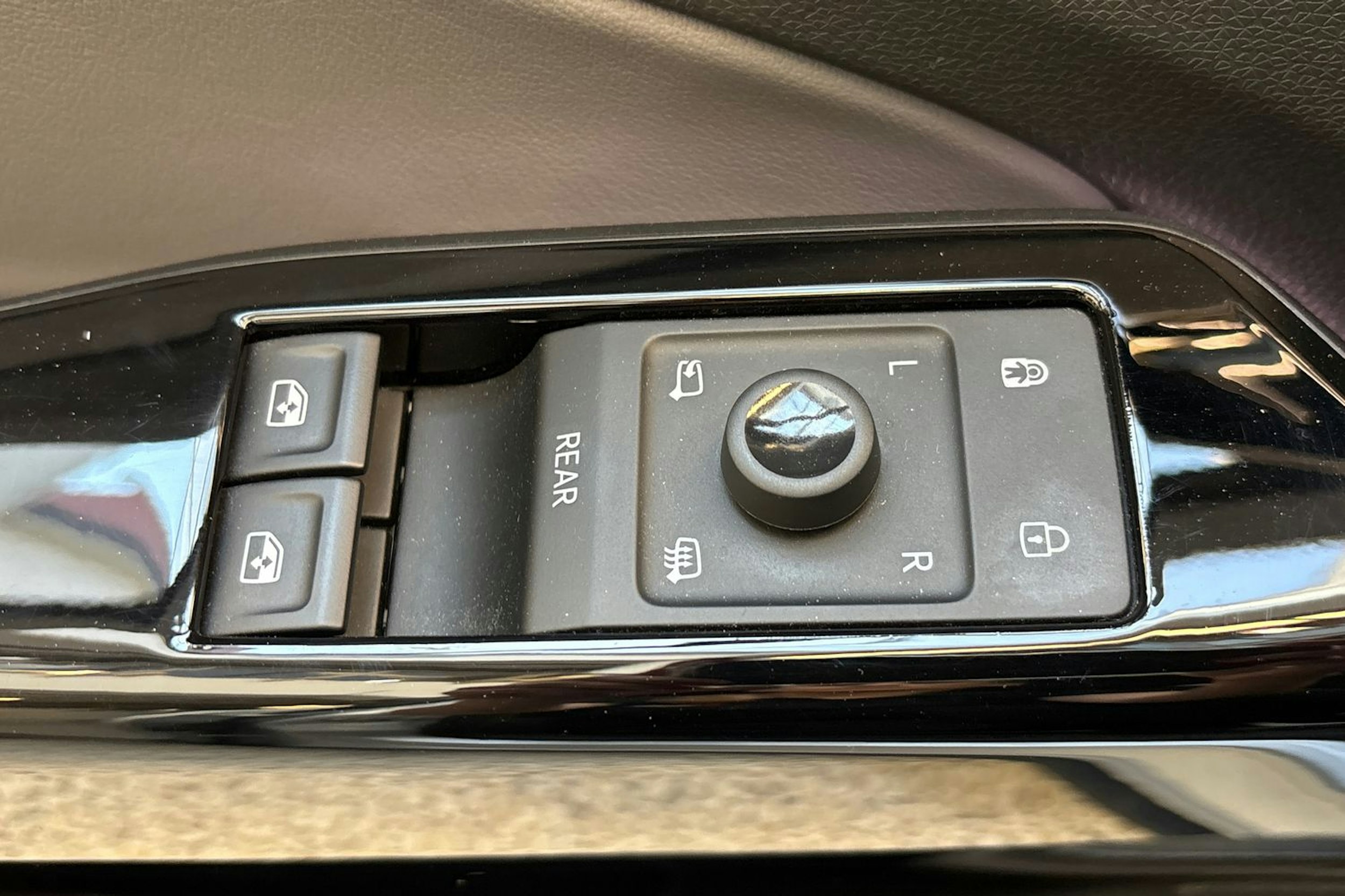 hopea Volkswagen ID.4 2021 kuva 17.