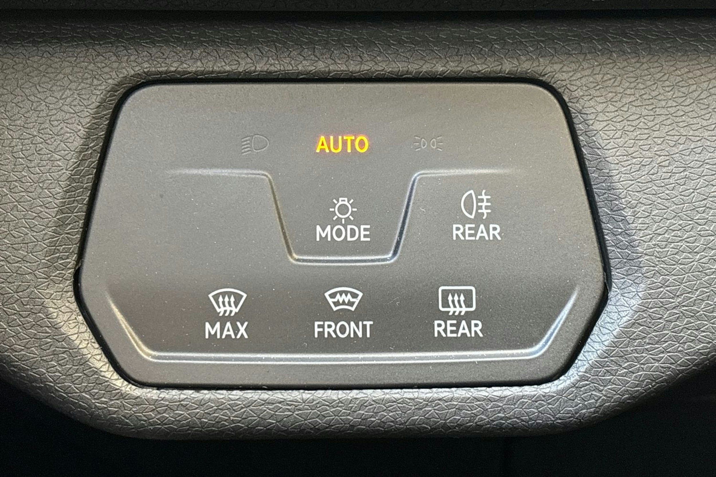 hopea Volkswagen ID.4 2021 kuva 18.