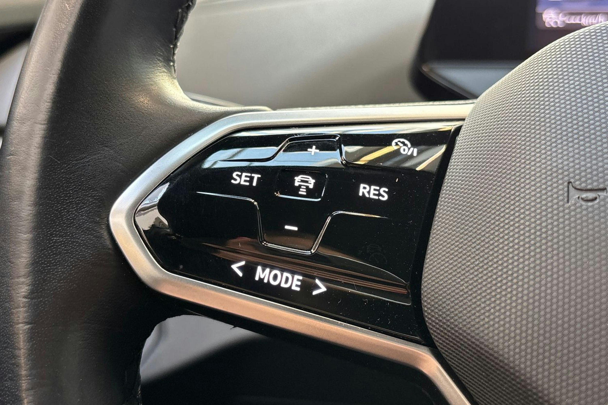 hopea Volkswagen ID.4 2021 kuva 19.