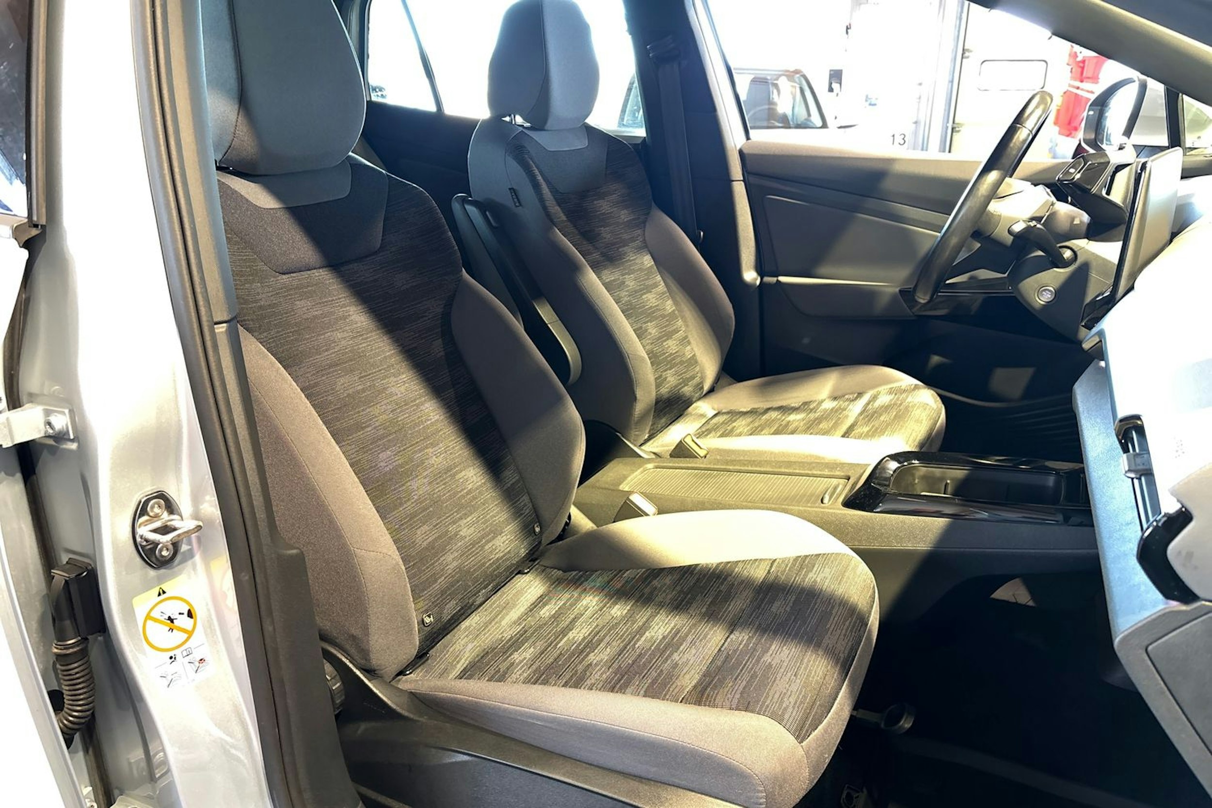 hopea Volkswagen ID.4 2021 kuva 15.