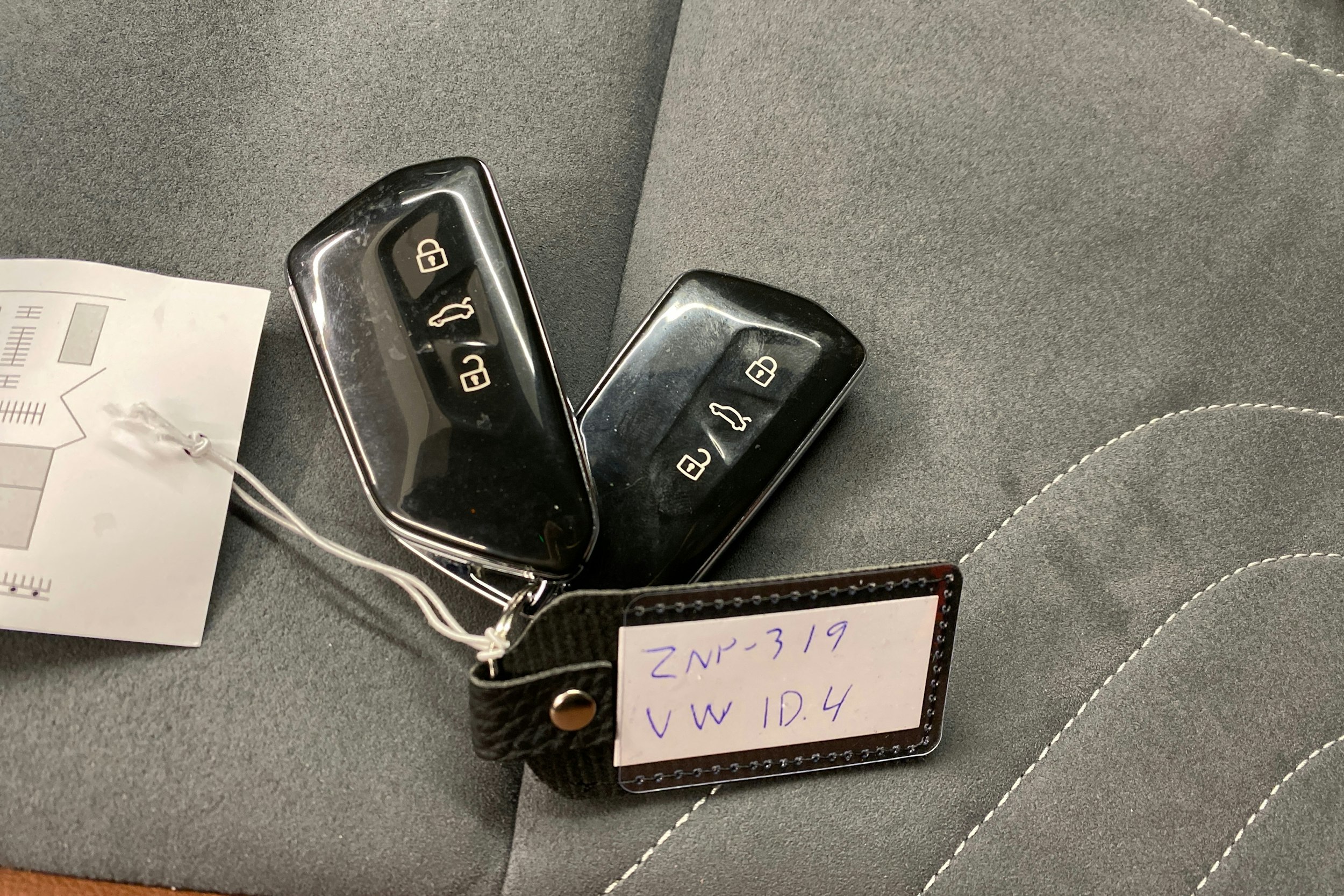 harmaa Volkswagen ID.4 2021 kuva 18.