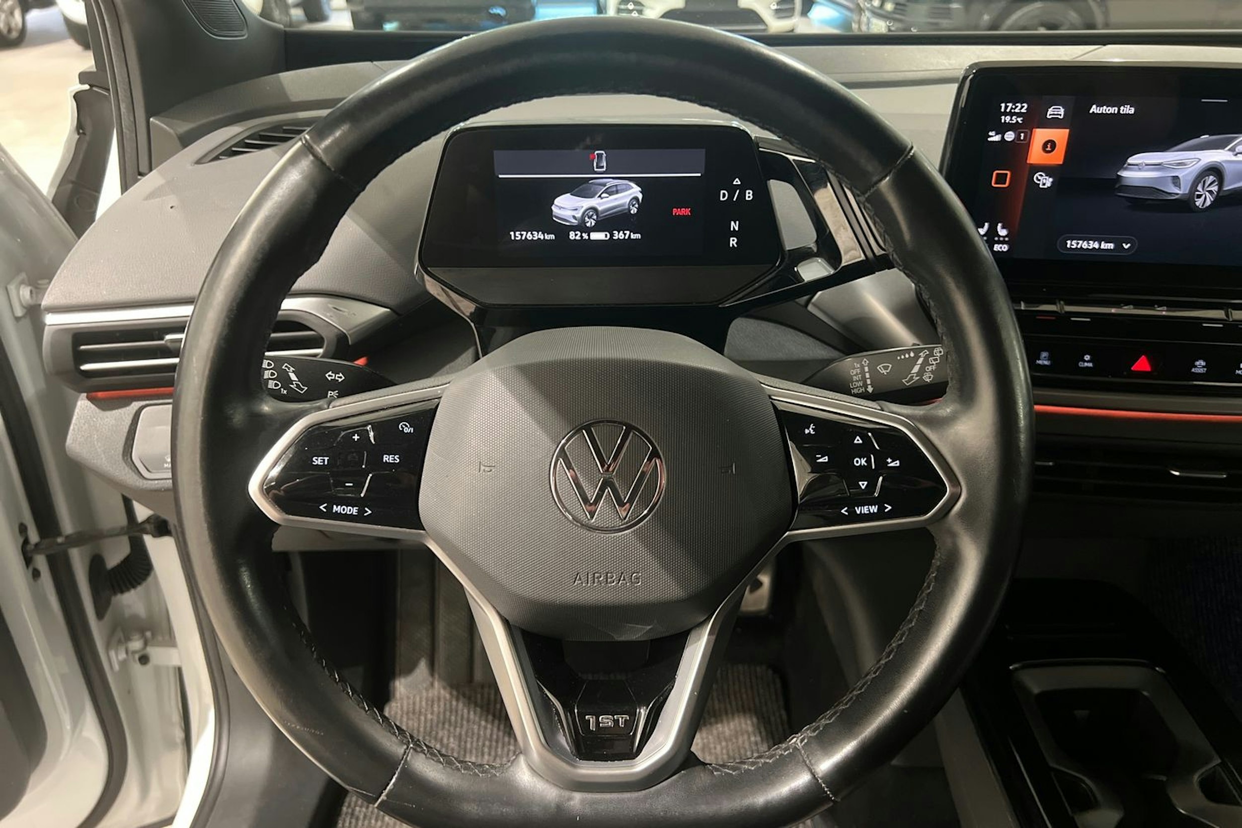 Valkoinen Volkswagen ID.4 2021 kuva 14.