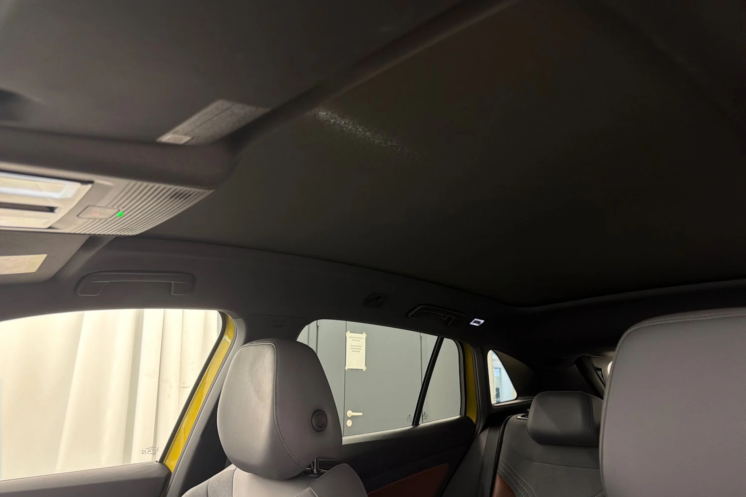 keltainen Volkswagen ID.4 2021 kuva 34.
