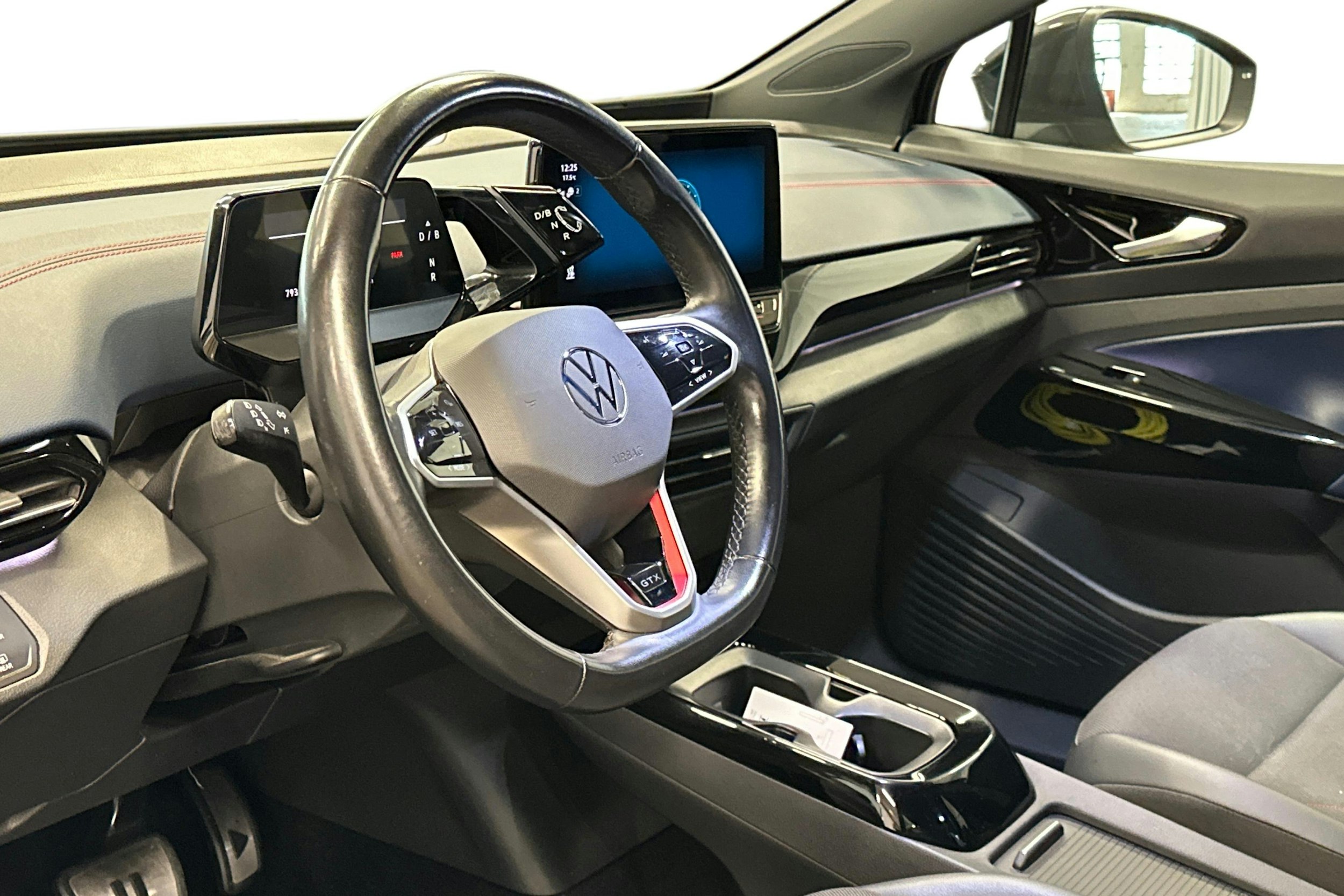 harmaa Volkswagen ID.4 2022 kuva 3.