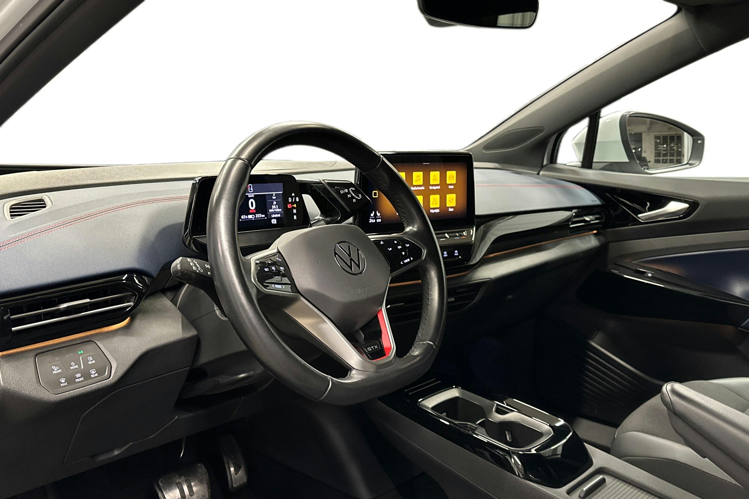 valkoinen Volkswagen ID.4 2022 kuva 3.