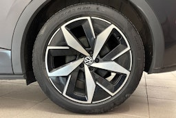 harmaa Volkswagen ID.4 2022 kuva 11.