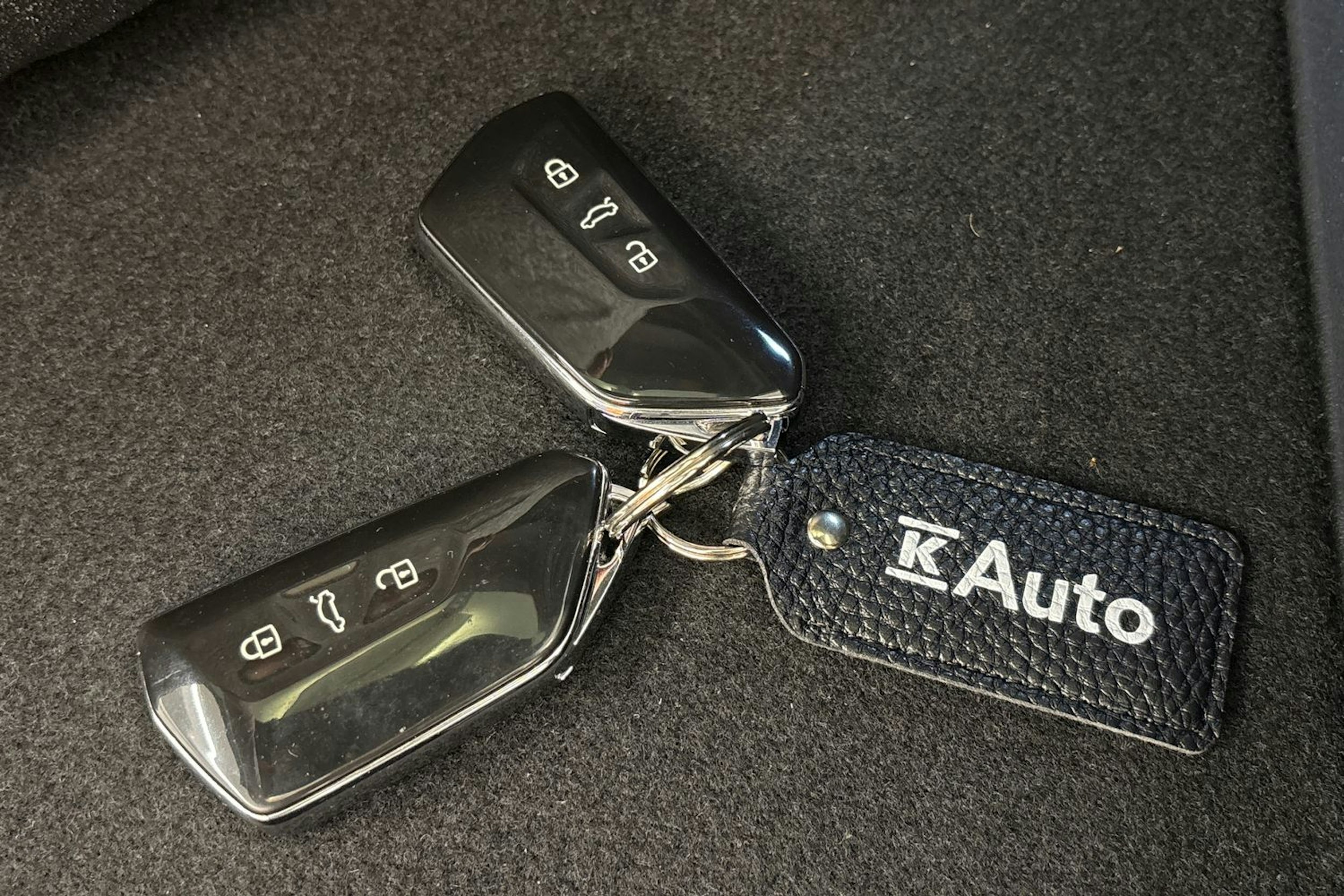 harmaa Volkswagen ID.4 2022 kuva 29.
