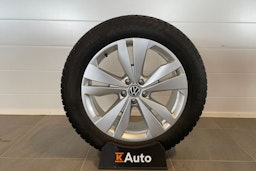 Valkoinen Volkswagen ID.4 2022 kuva 15.