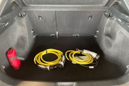 Valkoinen Volkswagen ID.4 2022 kuva 16.