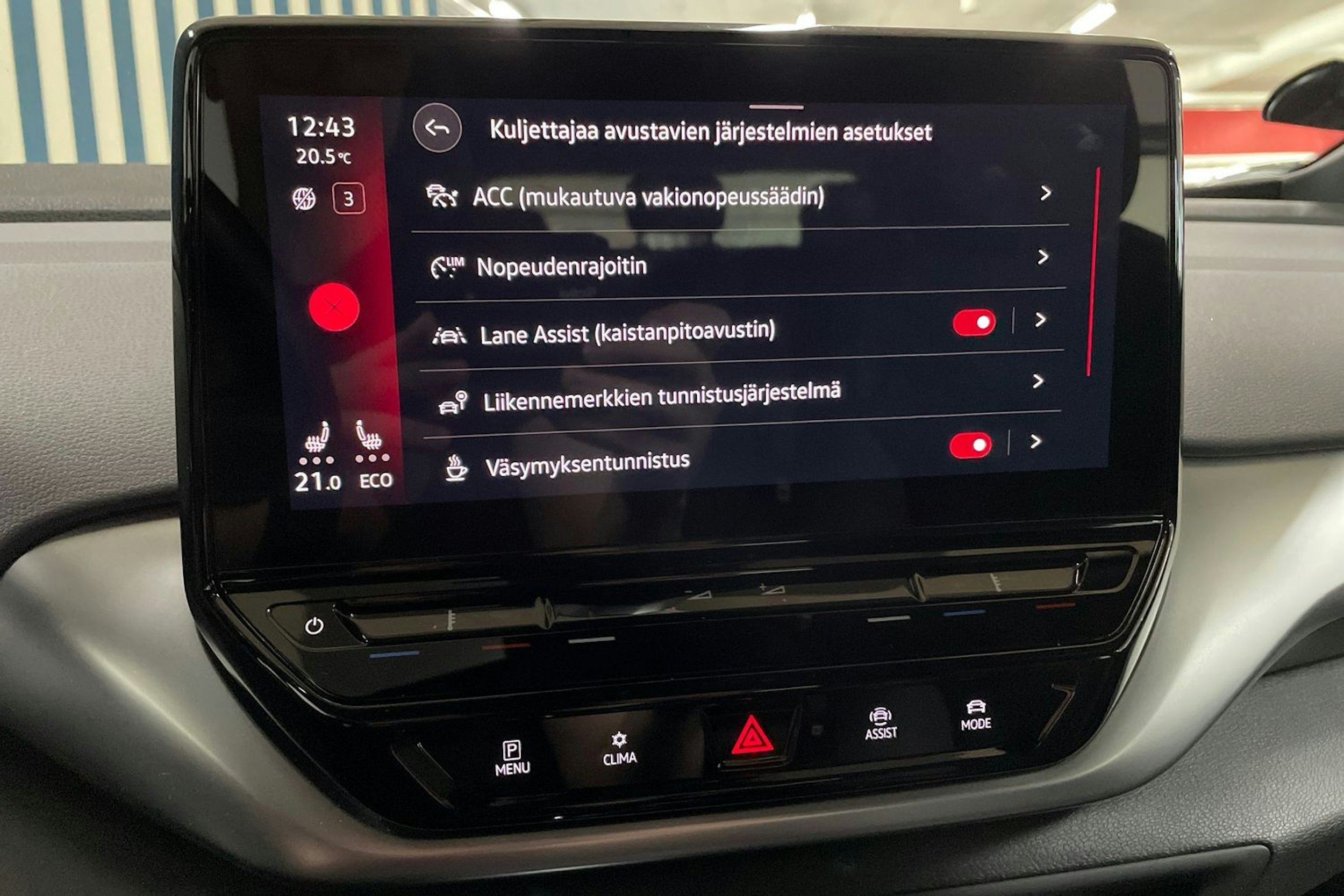 harmaa Volkswagen ID.4 2022 kuva 20.
