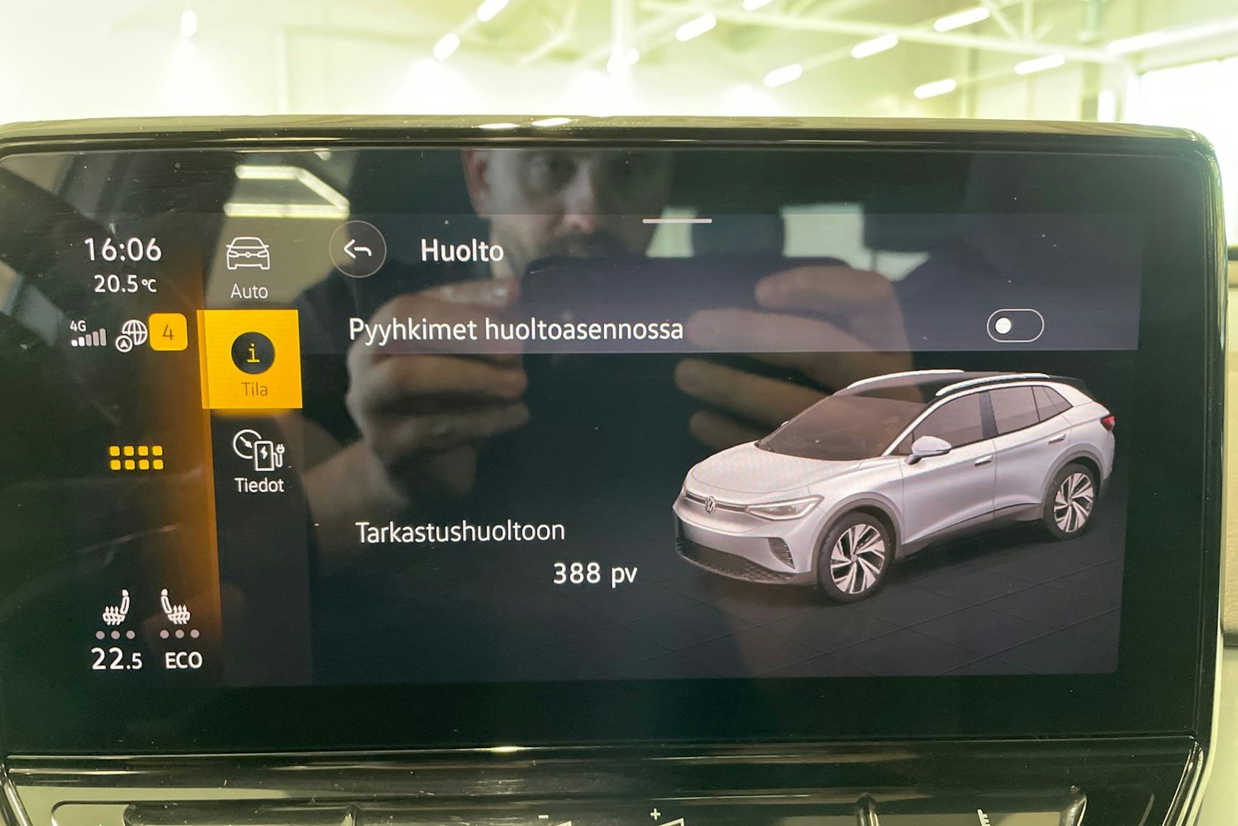 valkoinen Volkswagen ID.4 2022 kuva 26.