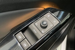 valkoinen Volkswagen ID.4 2022 kuva 32.
