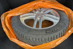 harmaa Volkswagen ID.4 2022 kuva 10.