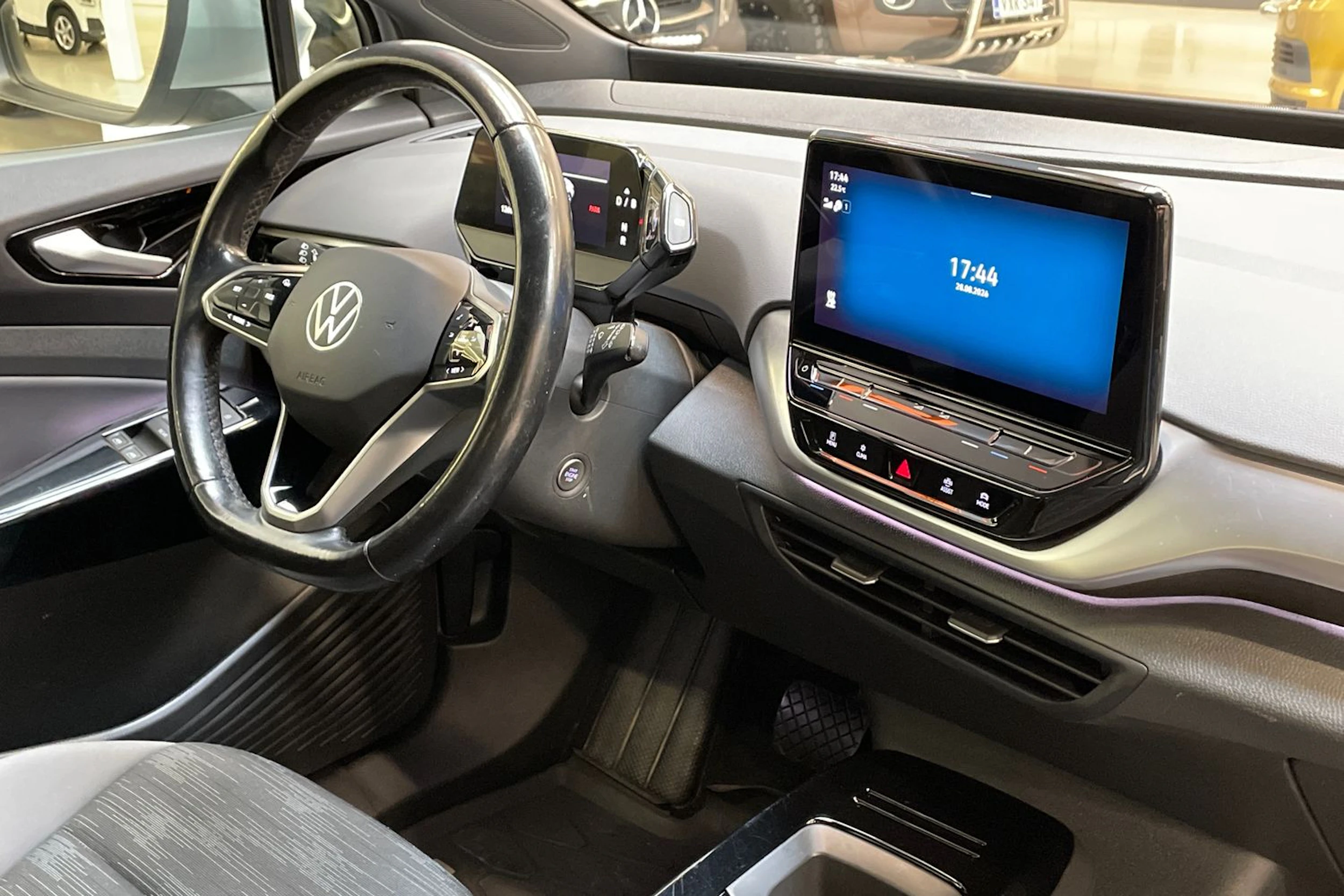 harmaa Volkswagen ID.4 2022 kuva 12.