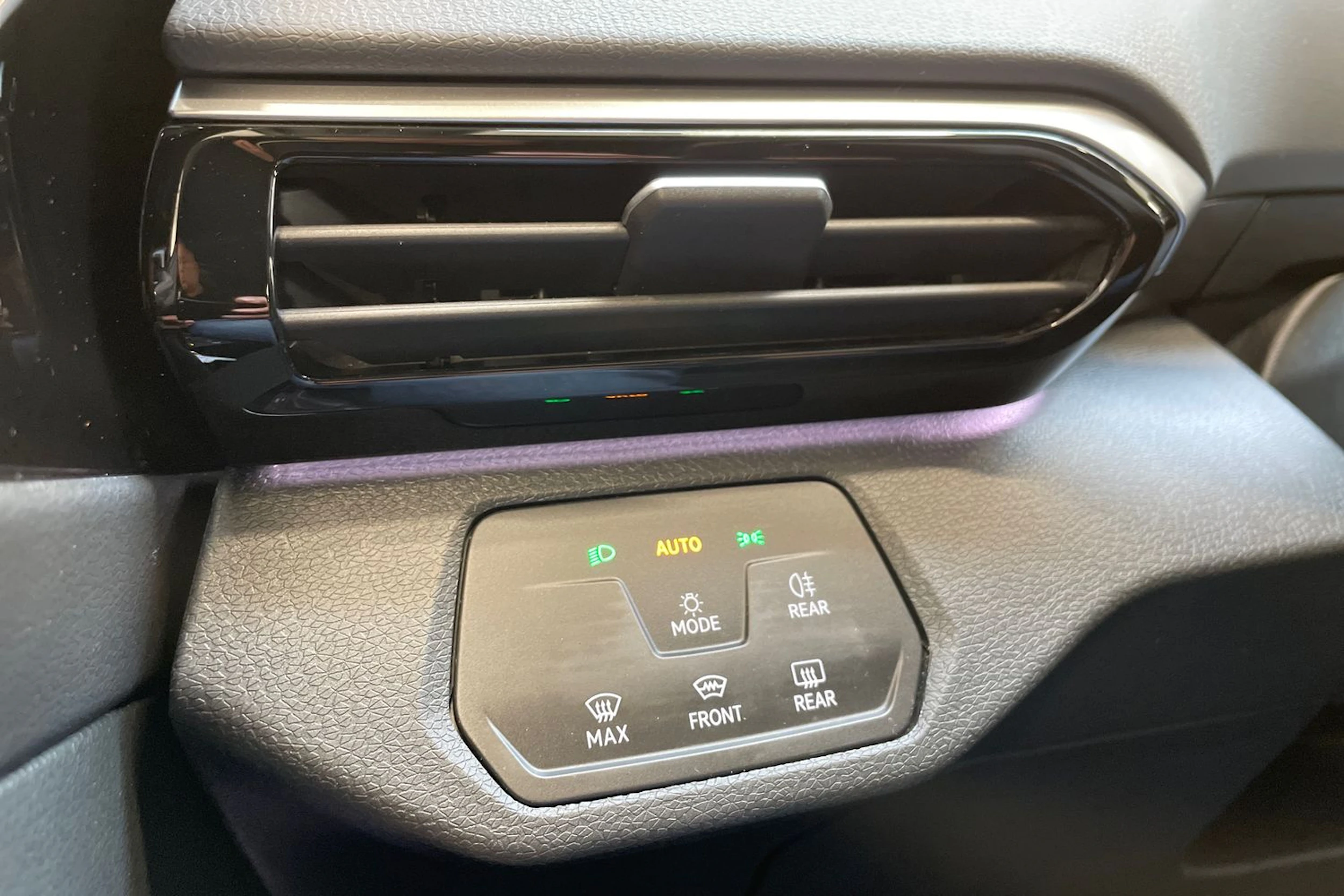 harmaa Volkswagen ID.4 2022 kuva 17.