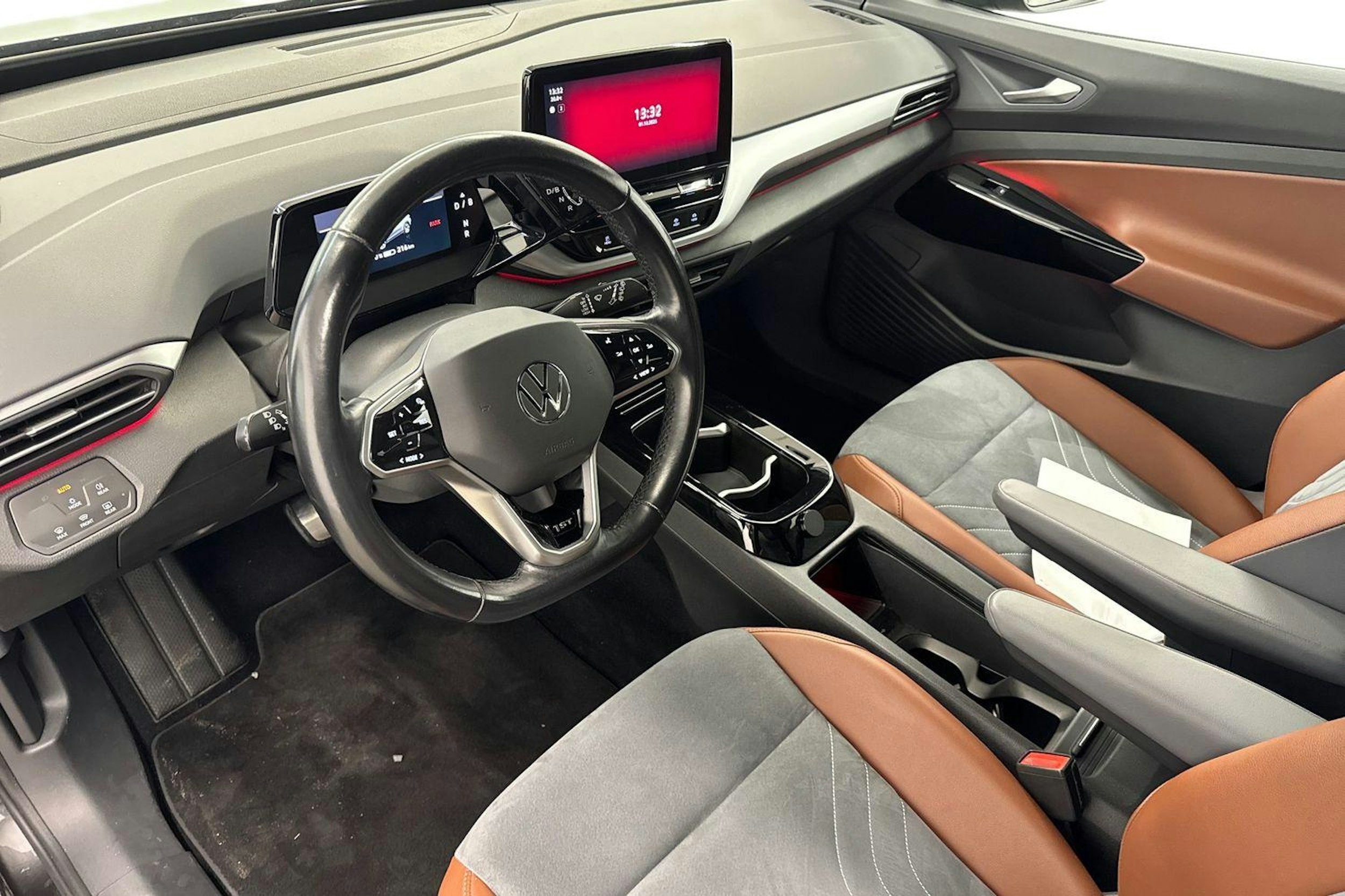 harmaa Volkswagen ID.4 2022 kuva 7.