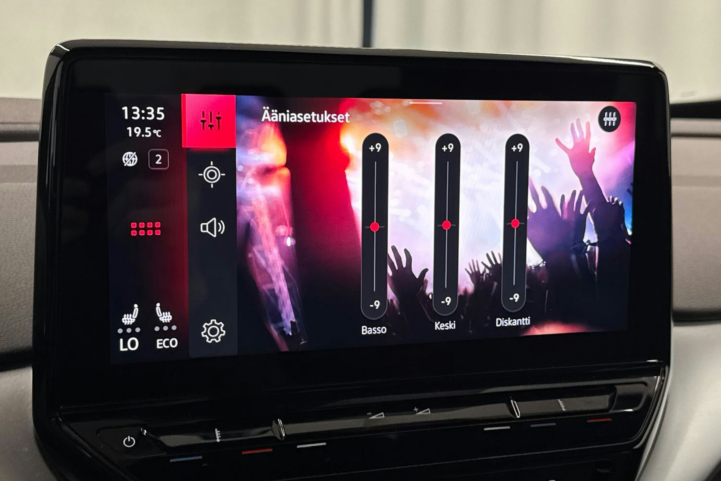 harmaa Volkswagen ID.4 2022 kuva 22.